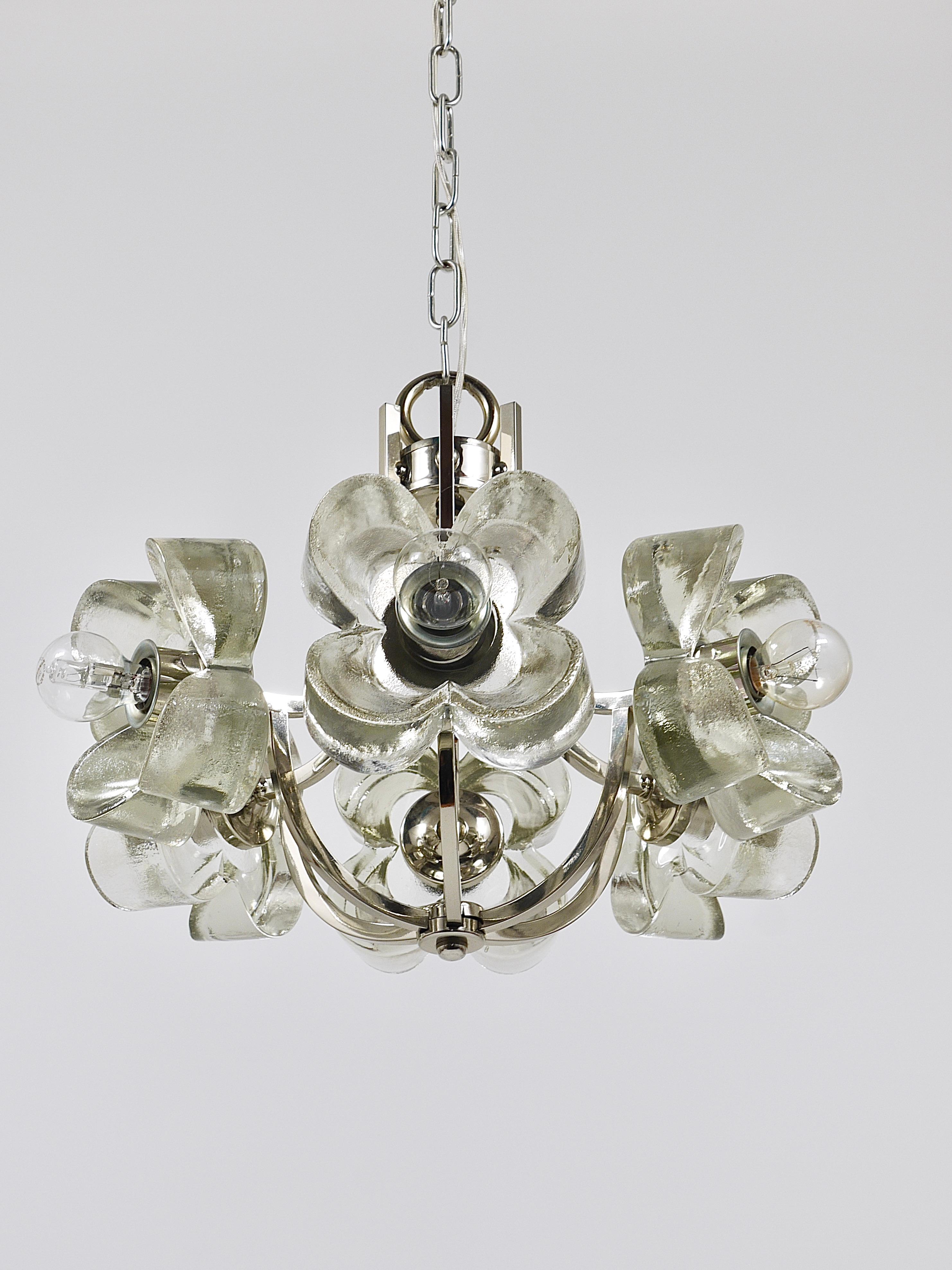 Kalmar Style Crystal Glass Flower Pendant Chandelier by Sische, Germany, 1970s In Good Condition For Sale In Vienna, AT