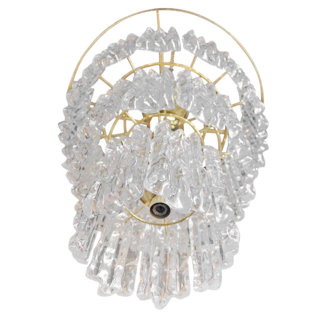 Mid-Century Modern Kalmar Style Lucite and Brass Ice Waterfall Tiered Chandelier, Italy