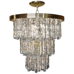 Kalmar Style Lucite und Messing Ice Waterfall Tiered Chandelier:: Italien