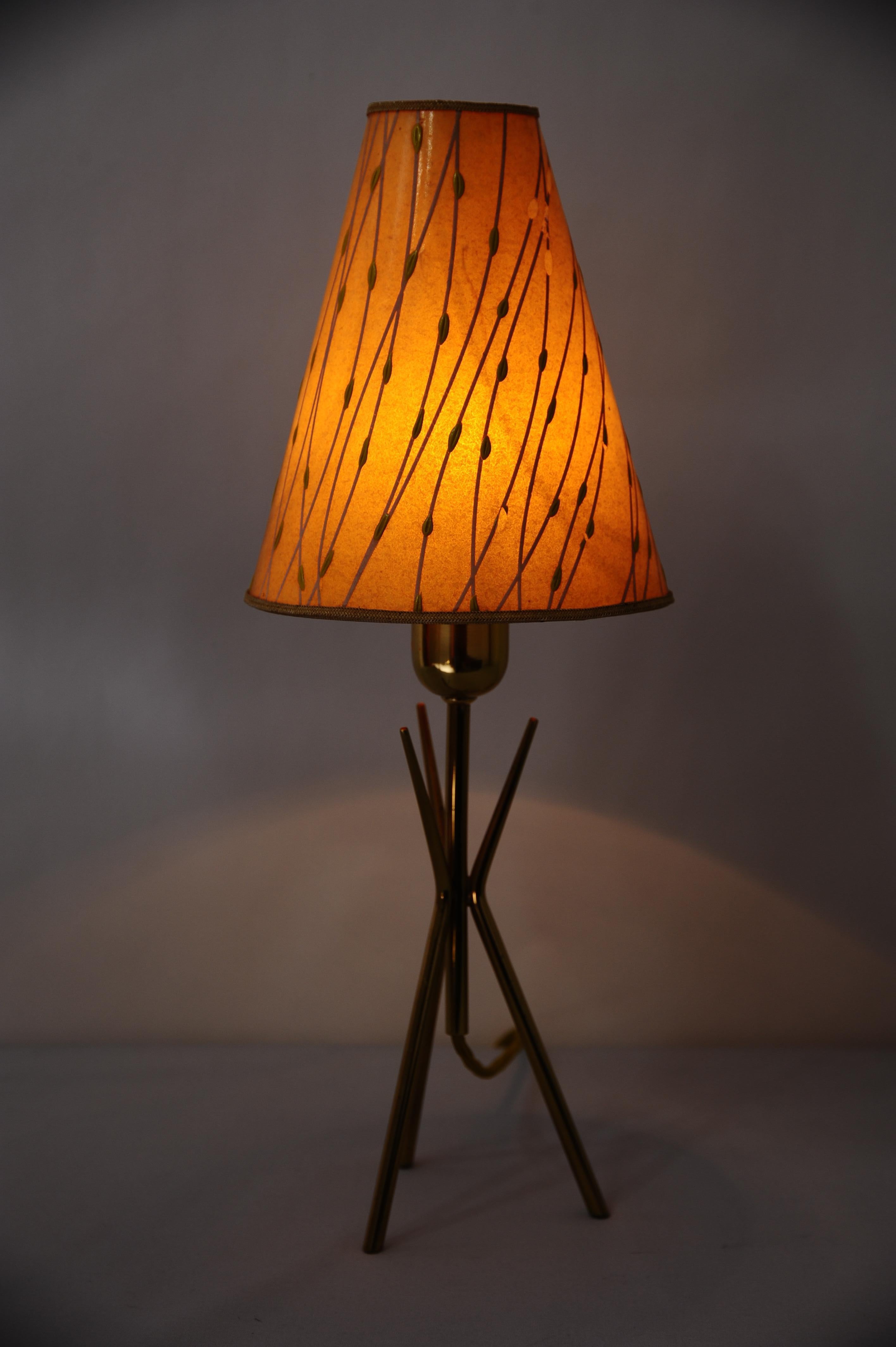 Kalmar Table Lamp 1950s with Original Shade In Good Condition In Wien, AT
