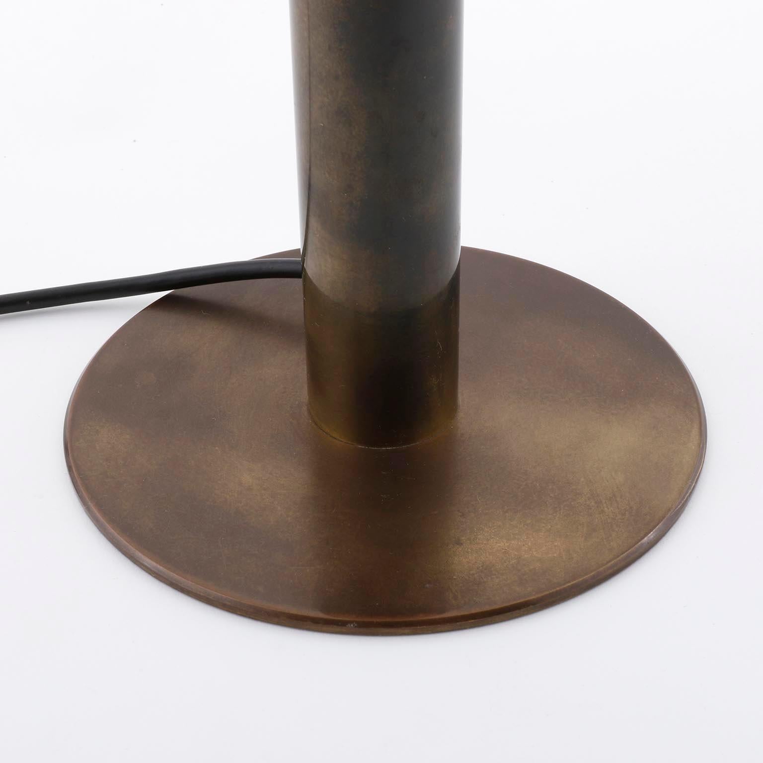 Kalmar Table Lamp Model 'Dom', Murano Glass Shade Patinated Brass, 1970s 3