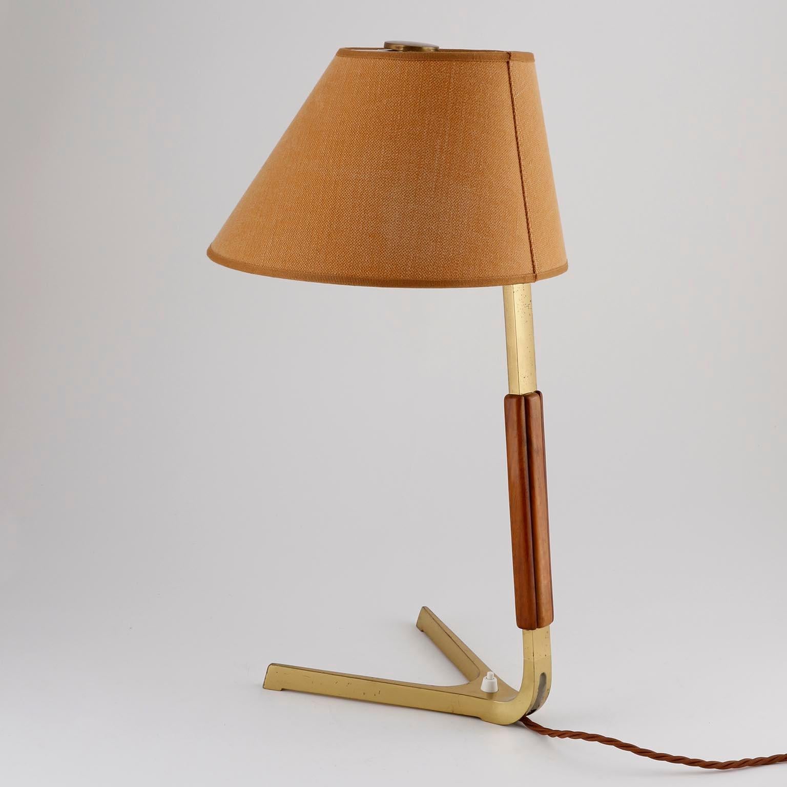 Austrian Kalmar Table Lamp 'Phoenix' Mod. 1197, Brass Walnut Wood, Austria, 1960 For Sale