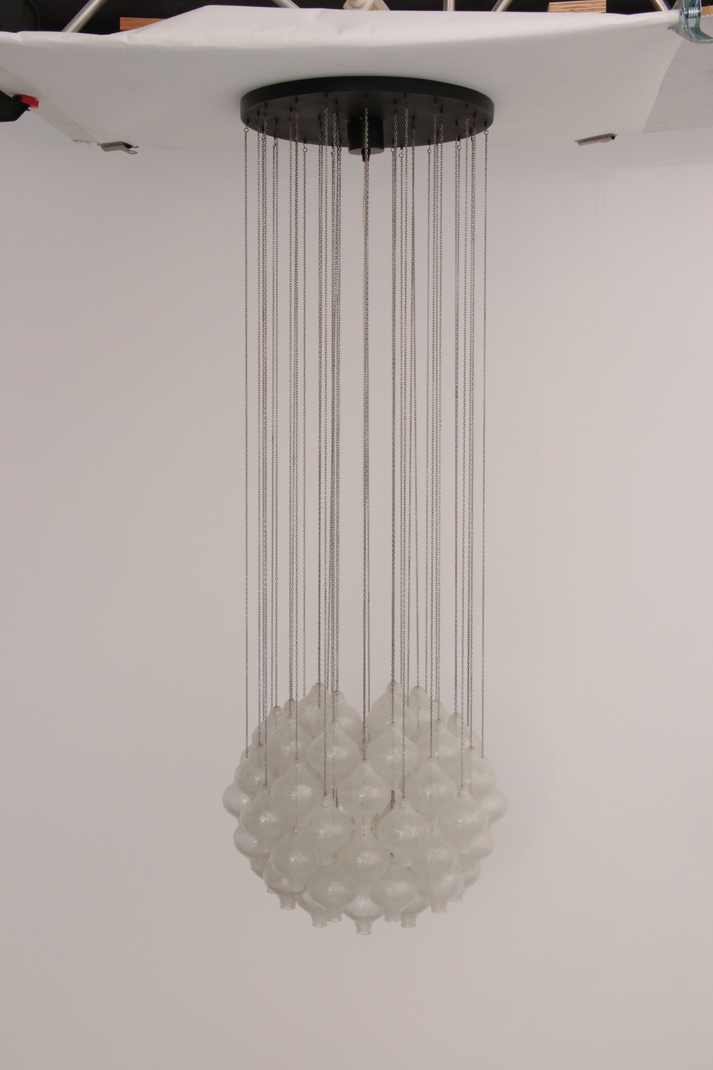Lustre Tulipan de Kalmar, en verre soufflé 1970 en vente 10