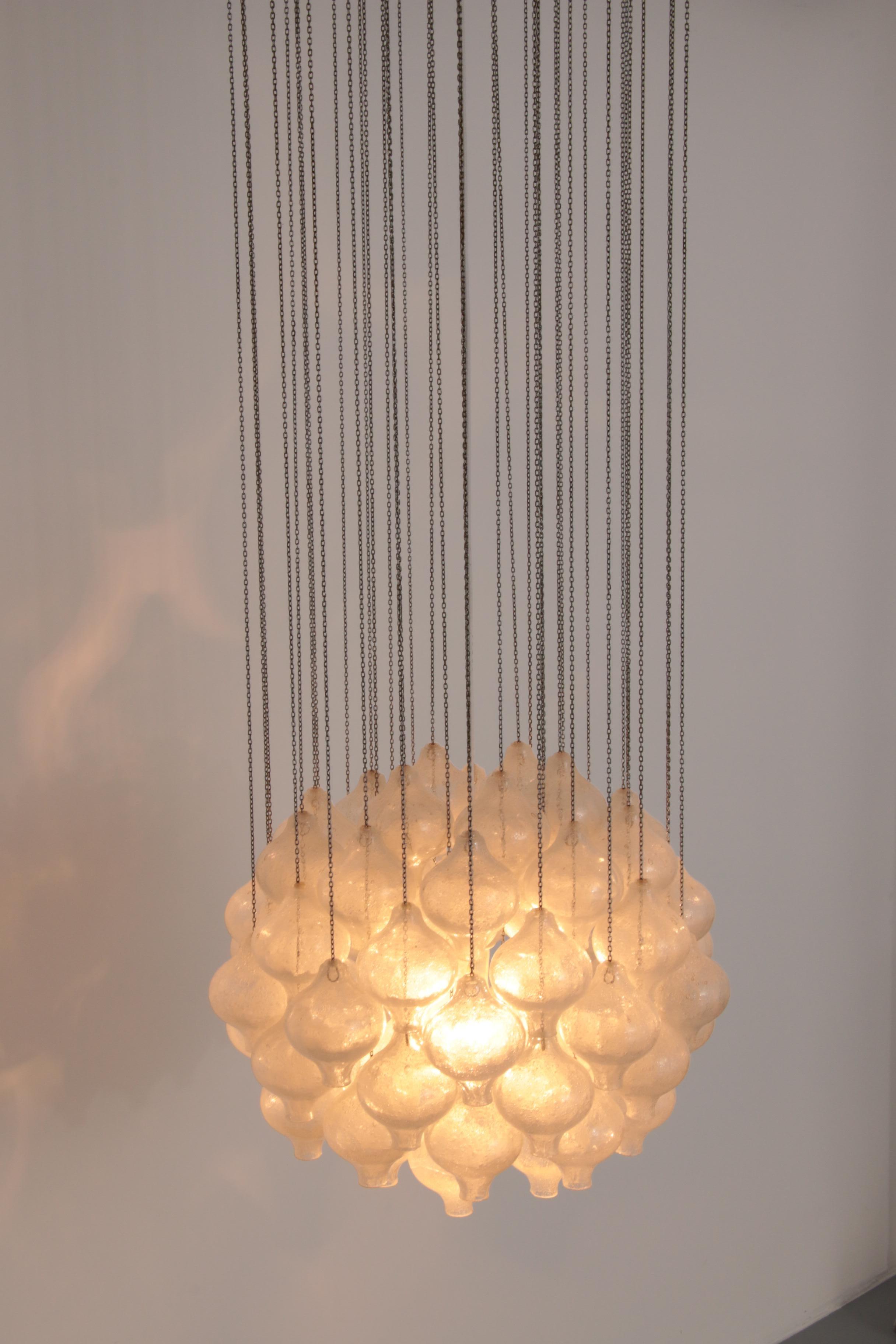 Lustre Tulipan de Kalmar, en verre soufflé 1970 Bon état - En vente à Oirlo, LI