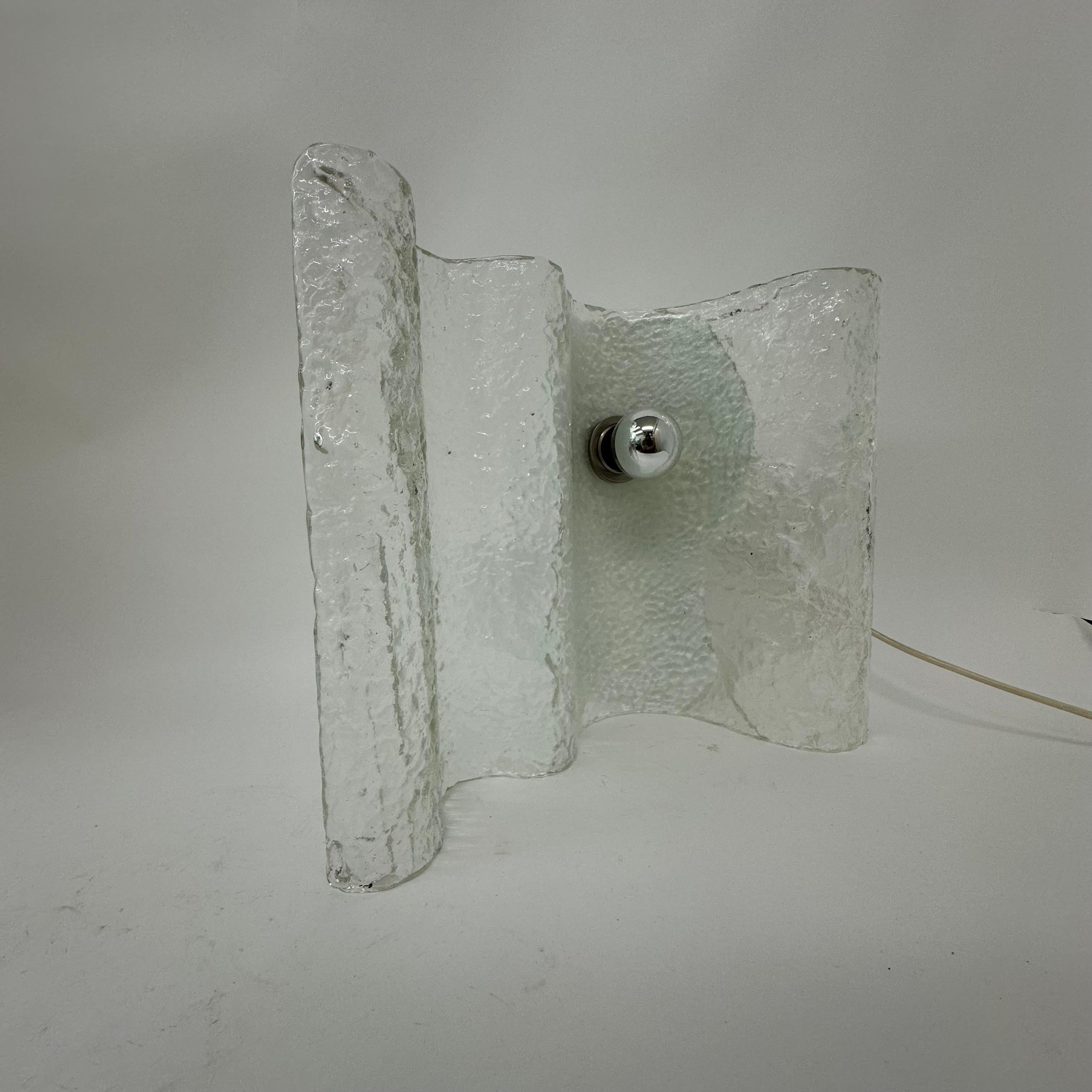 Lámpara de mesa de cristal Kalmar Wave ice , años 70 Alemania en venta 1