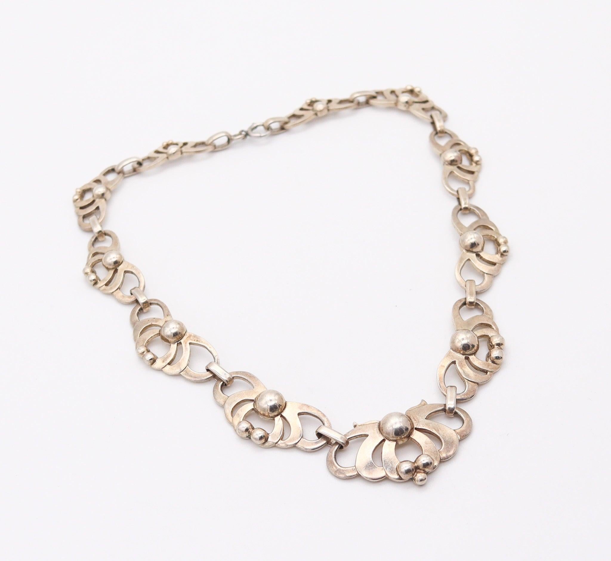 Arts and Crafts KALO Chicago 1910 Art & Craft Sculptural Graduated Necklace In .925 Sterling For Sale