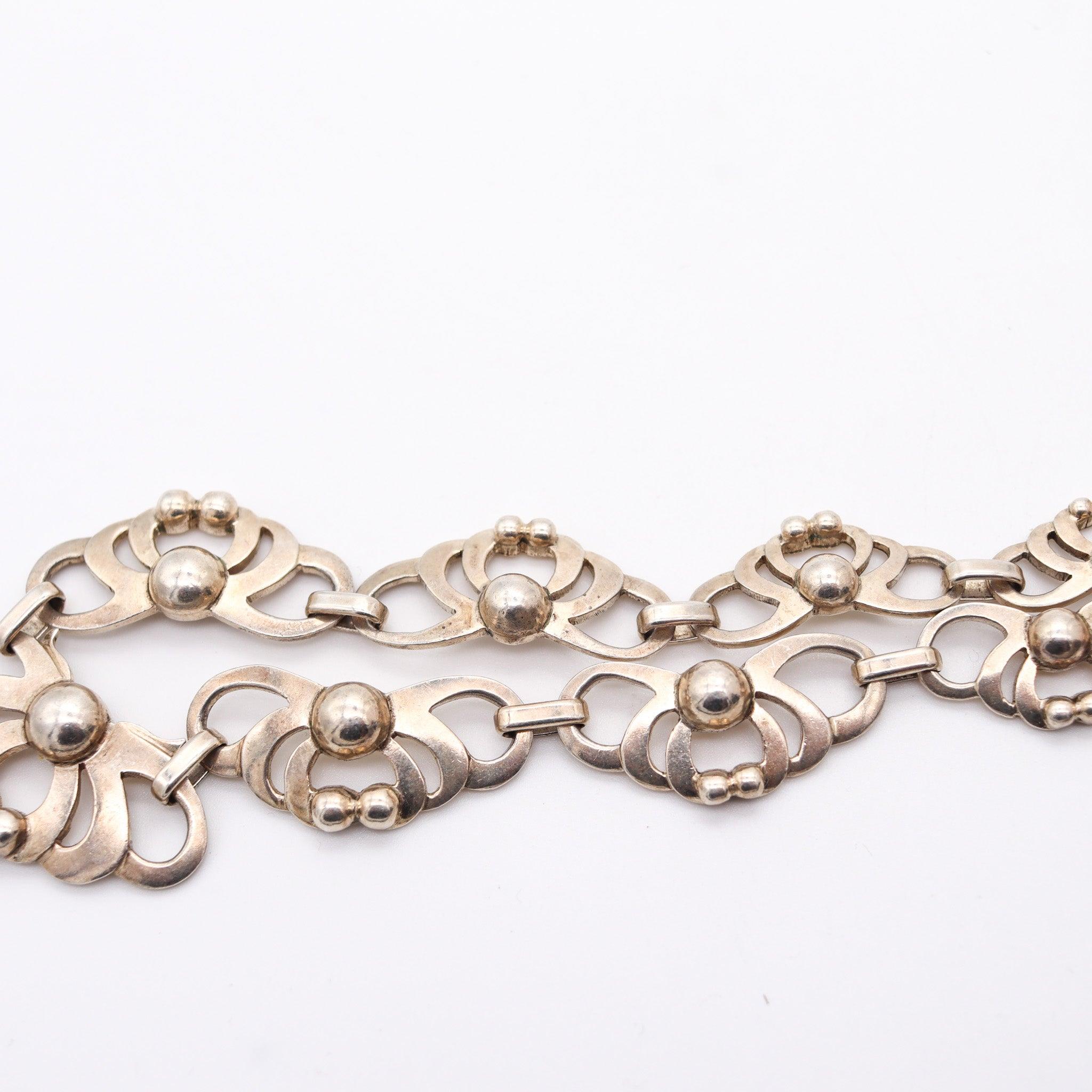 KALO Chicago 1910 Art & Craft Sculptural Graduated Necklace In .925 Sterling For Sale 1