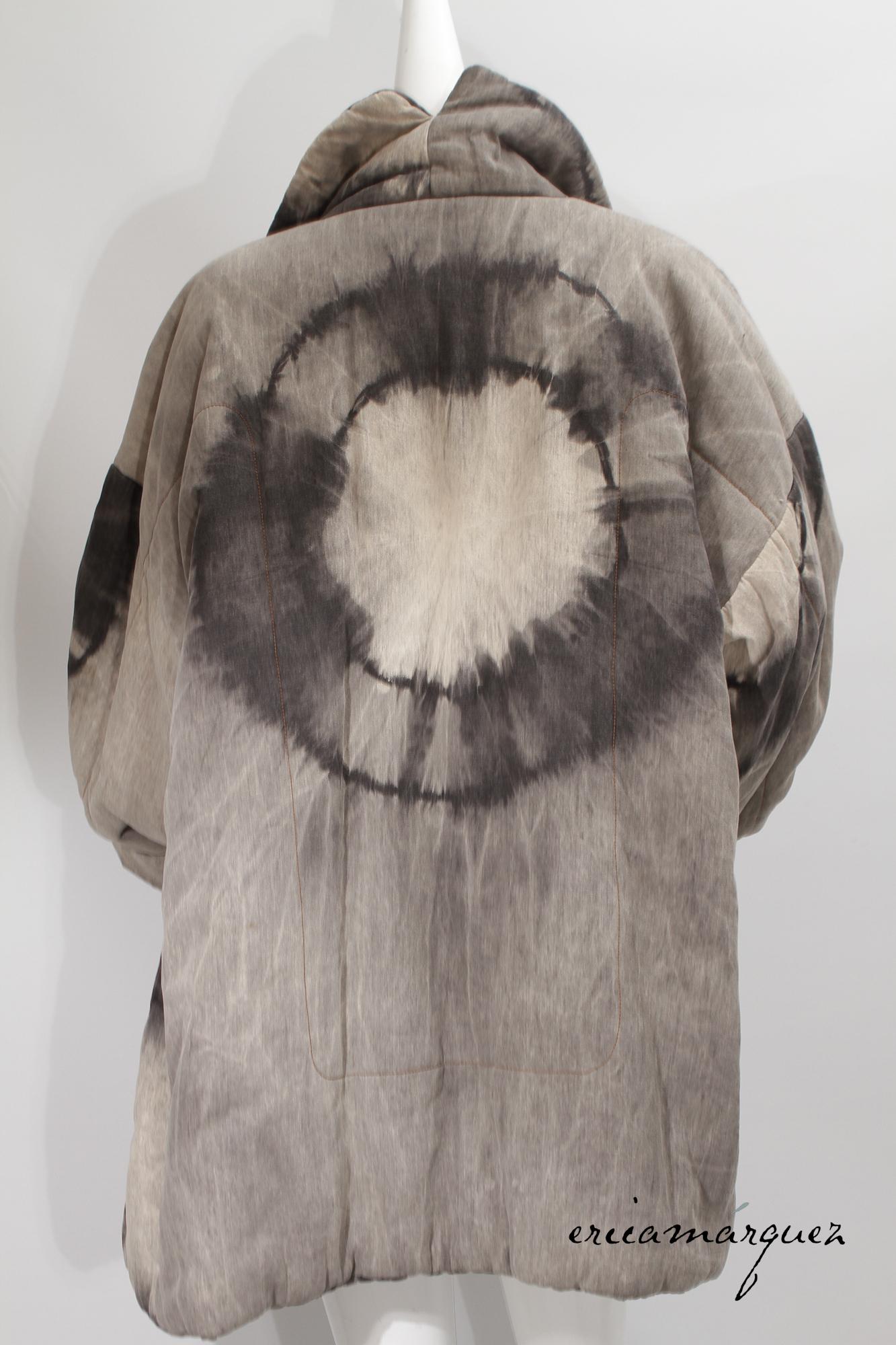 KAMALI 18008, Cocoon Puffer Coat, oversize, Grey and Charcoal Tie Dye en vente 5