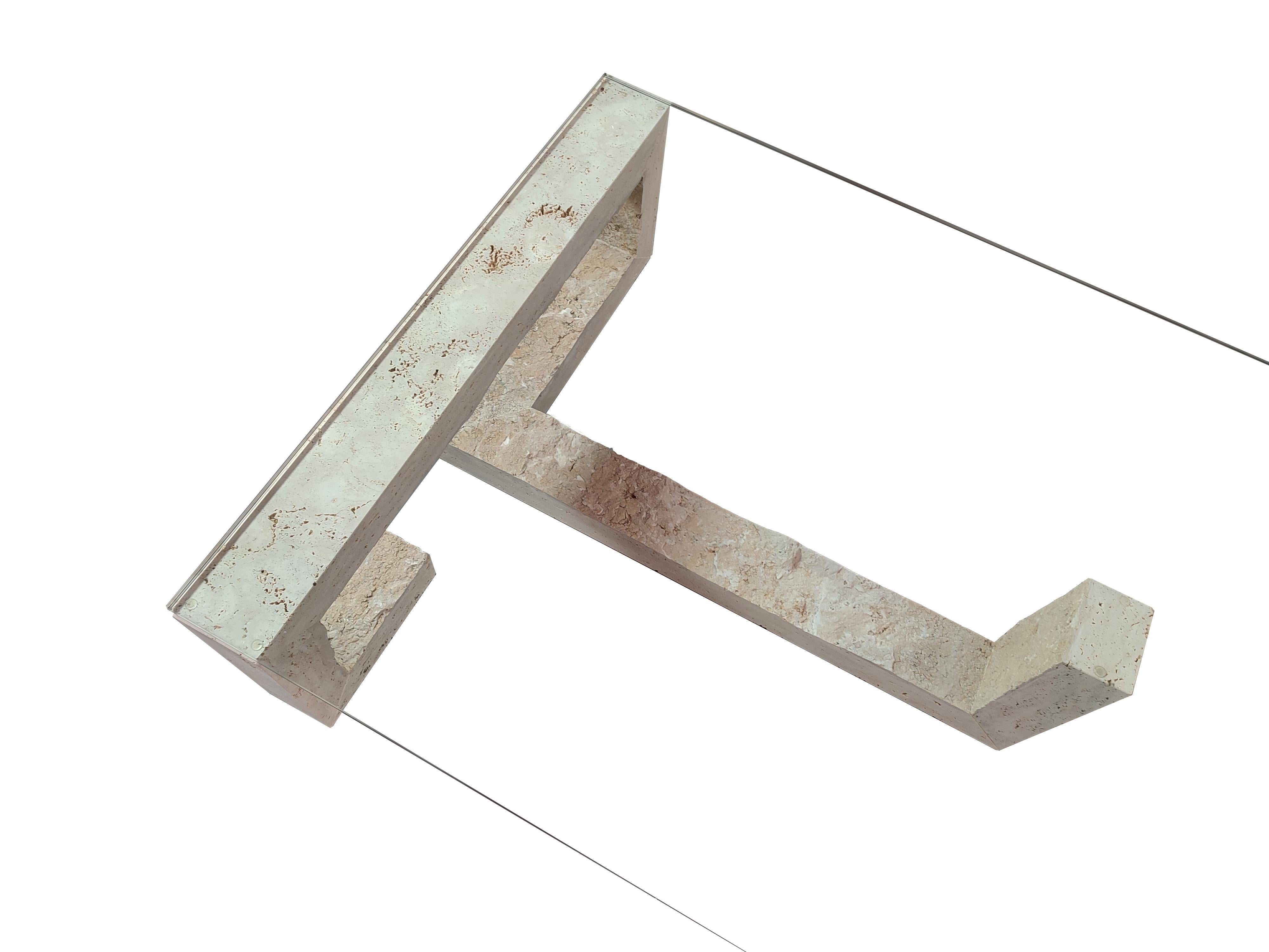 Espagnol Table basse Kame Coastal en marbre travertin édition limitée Luxury Furniture en vente