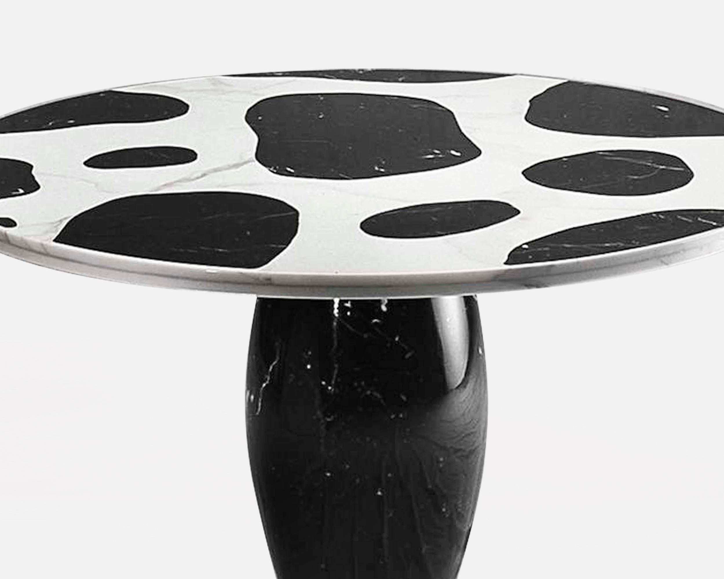 'Kampur' round dining table in marble
Design by Michele de Lucchi,
1970-1980s

Dimensions: H. 73cm, D. 130cm
Material: black marble / white marble / travertine / or more...

Customization: 
This table is still produced by manufacturers in