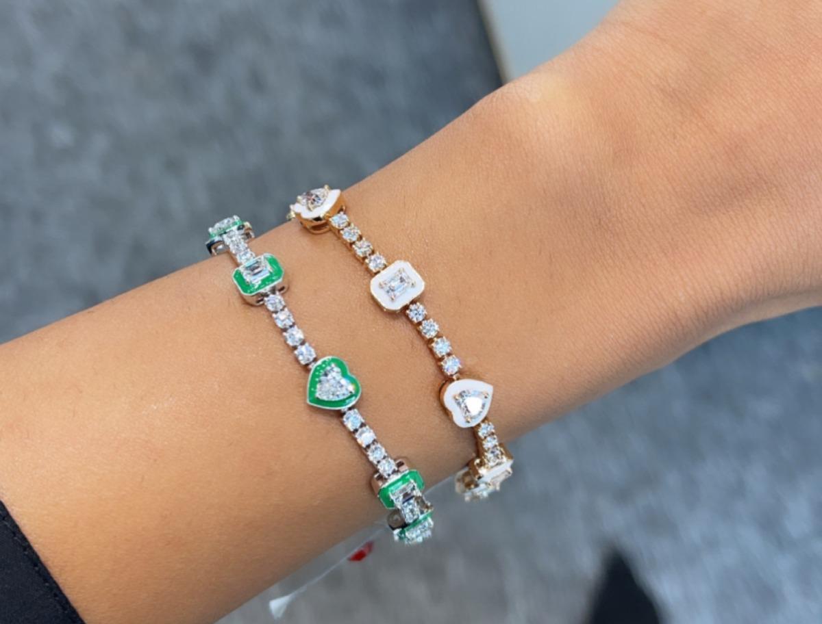 4,09 Karat Diamant-Emaille-Armband in Mischform (Herzschliff) im Angebot
