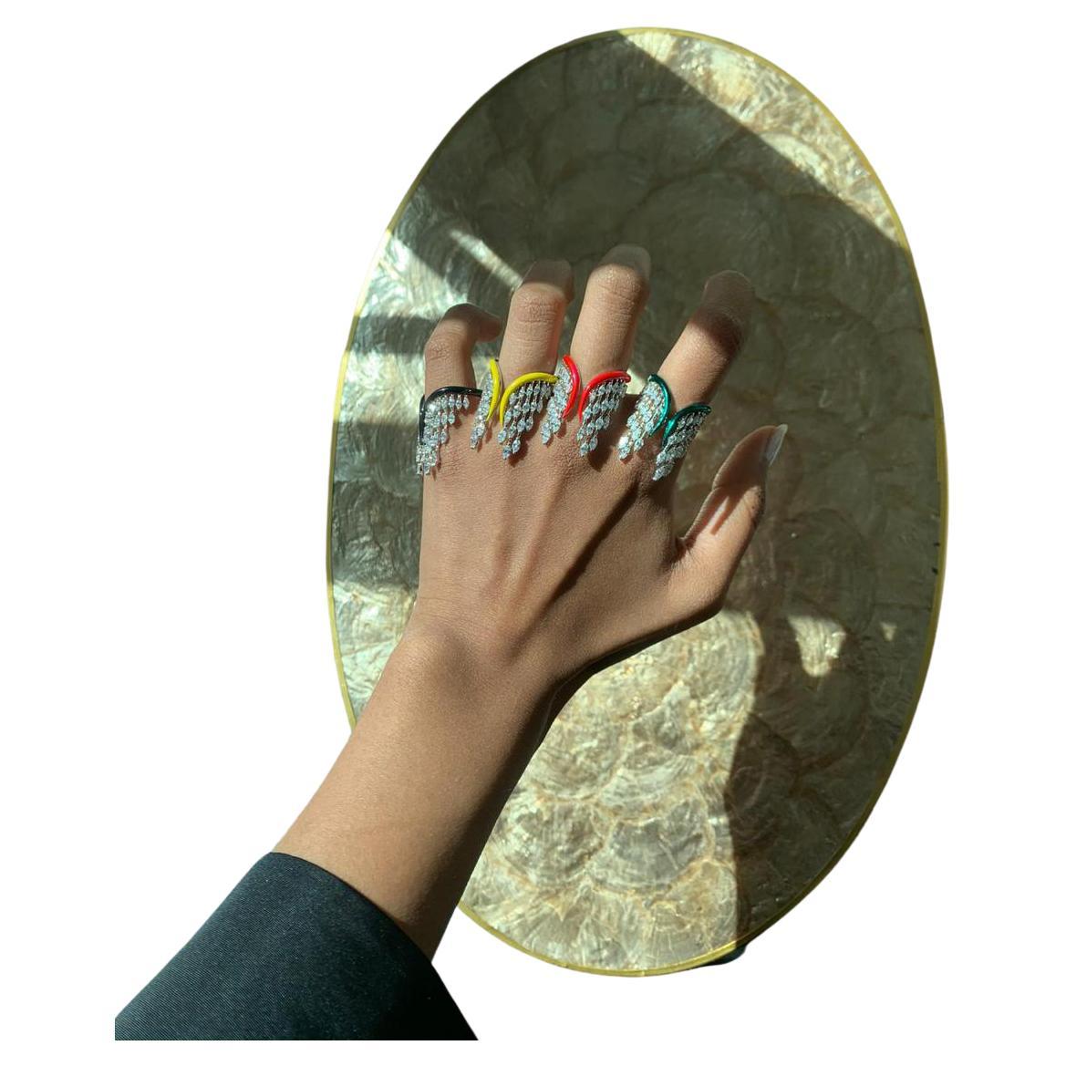 Cocktail-Ring mit Engelsflügeln vonyen, 1,95 Karat Diamanten, akzentuierte Emaille