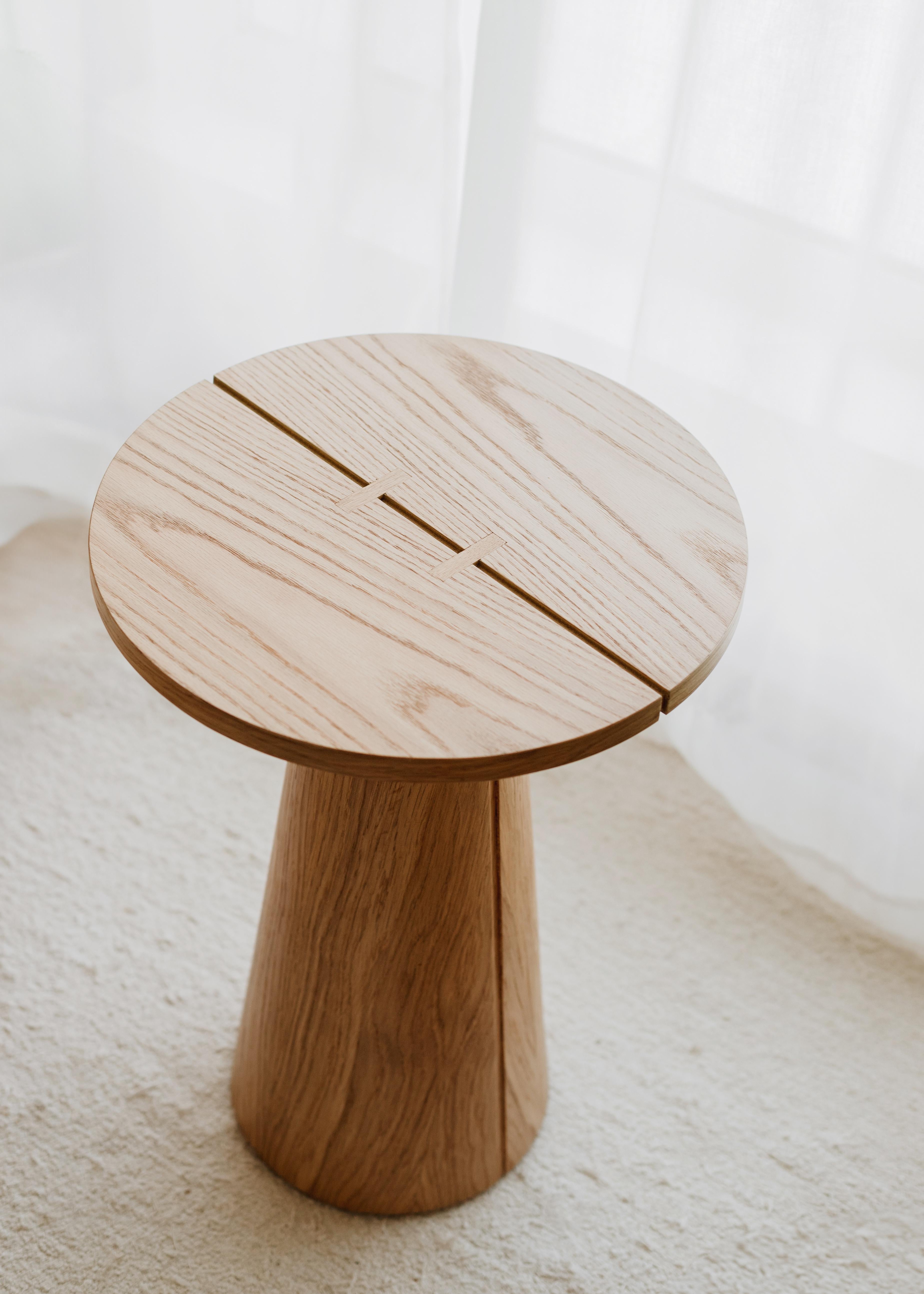 Moderno Tavolino Kanat dal look distintivo, Oak Oak naturale, medio in vendita