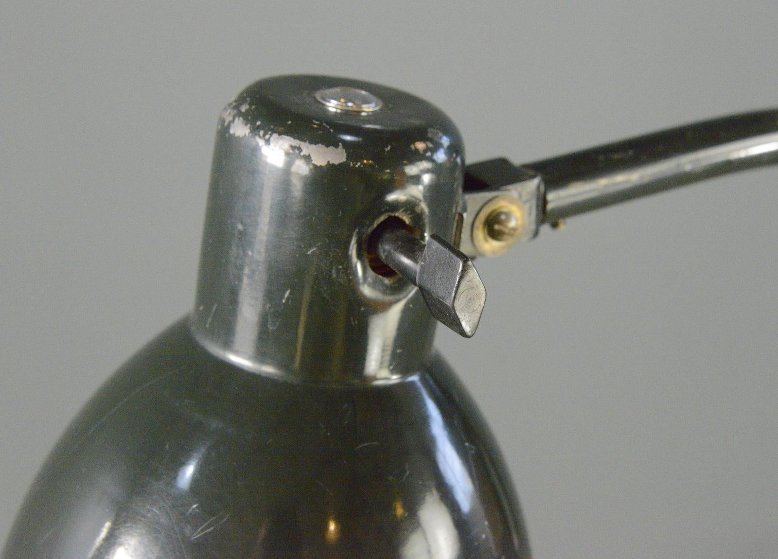 Metà XX secolo Lampada da tavolo Kandem 741 K30 circa anni '30 in vendita