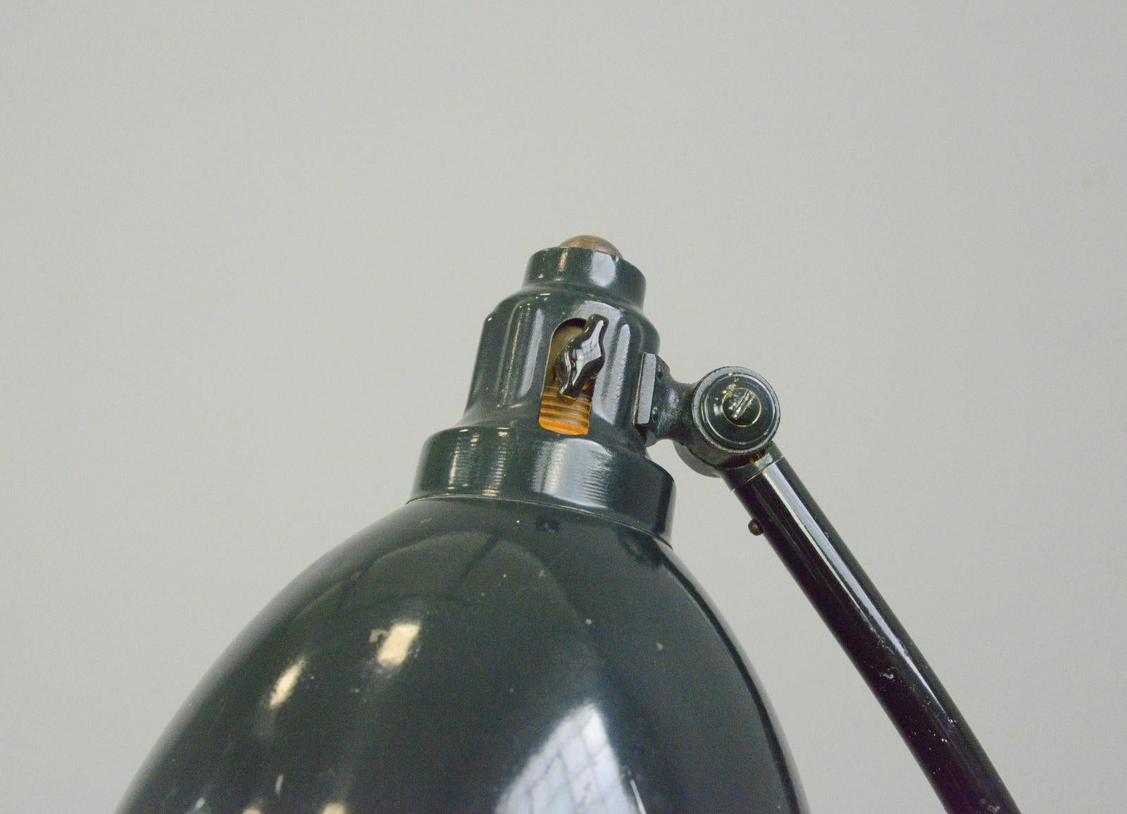 Kandem-Tischlampe Modell 573, ca. 1920er Jahre (Bauhaus) im Angebot