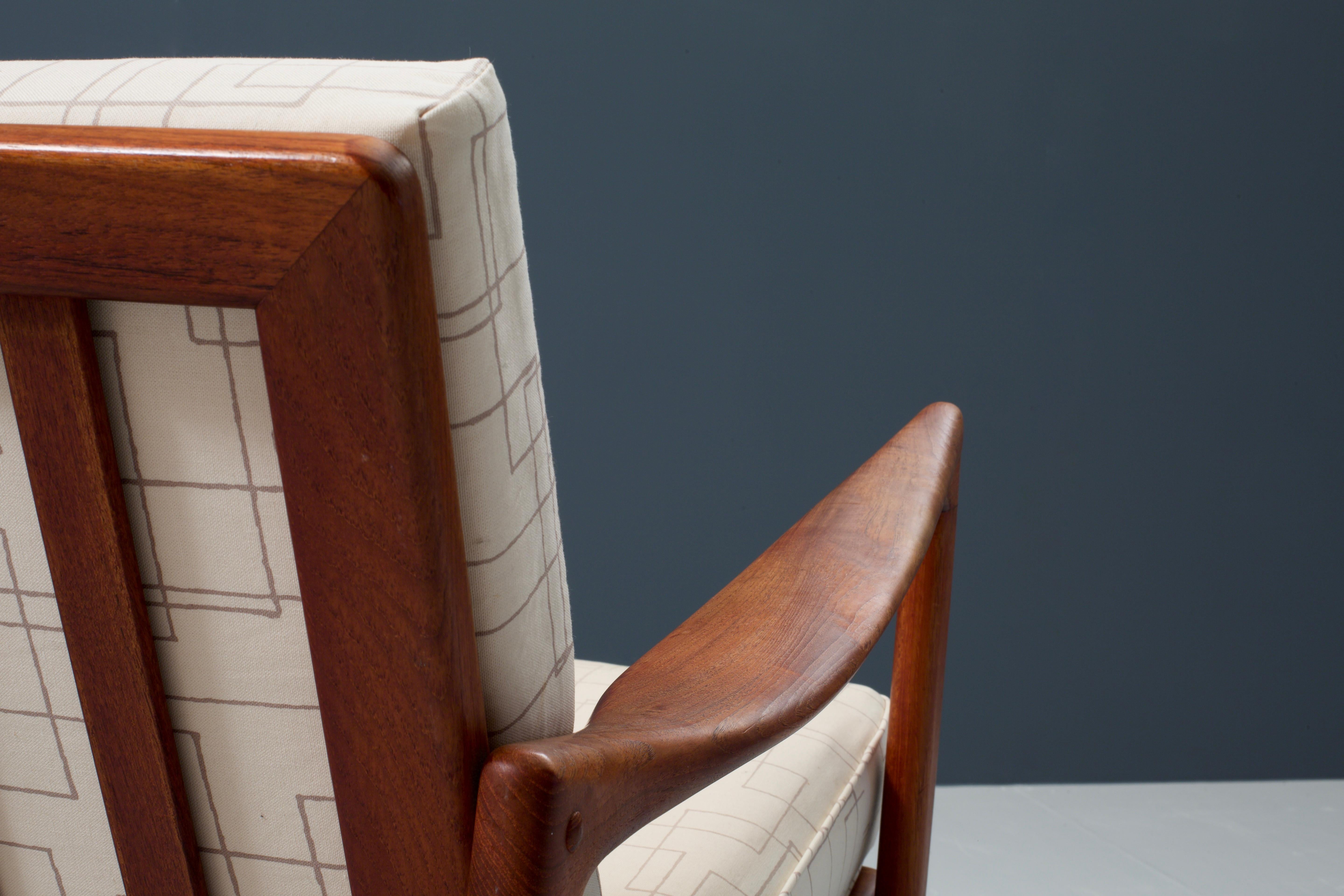 'Kandidaten' Chair by Ib Kofod-Larsen in Teak and Fabric for OPE, Sweden, 1960s In Good Condition In Amsterdam, NL