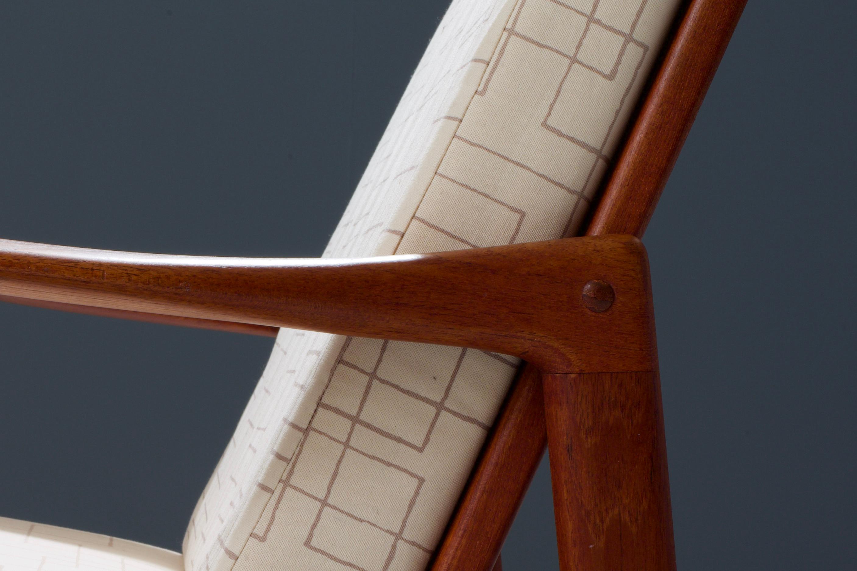 Mid-20th Century 'Kandidaten' Chair by Ib Kofod-Larsen in Teak and Fabric for OPE, Sweden, 1960s
