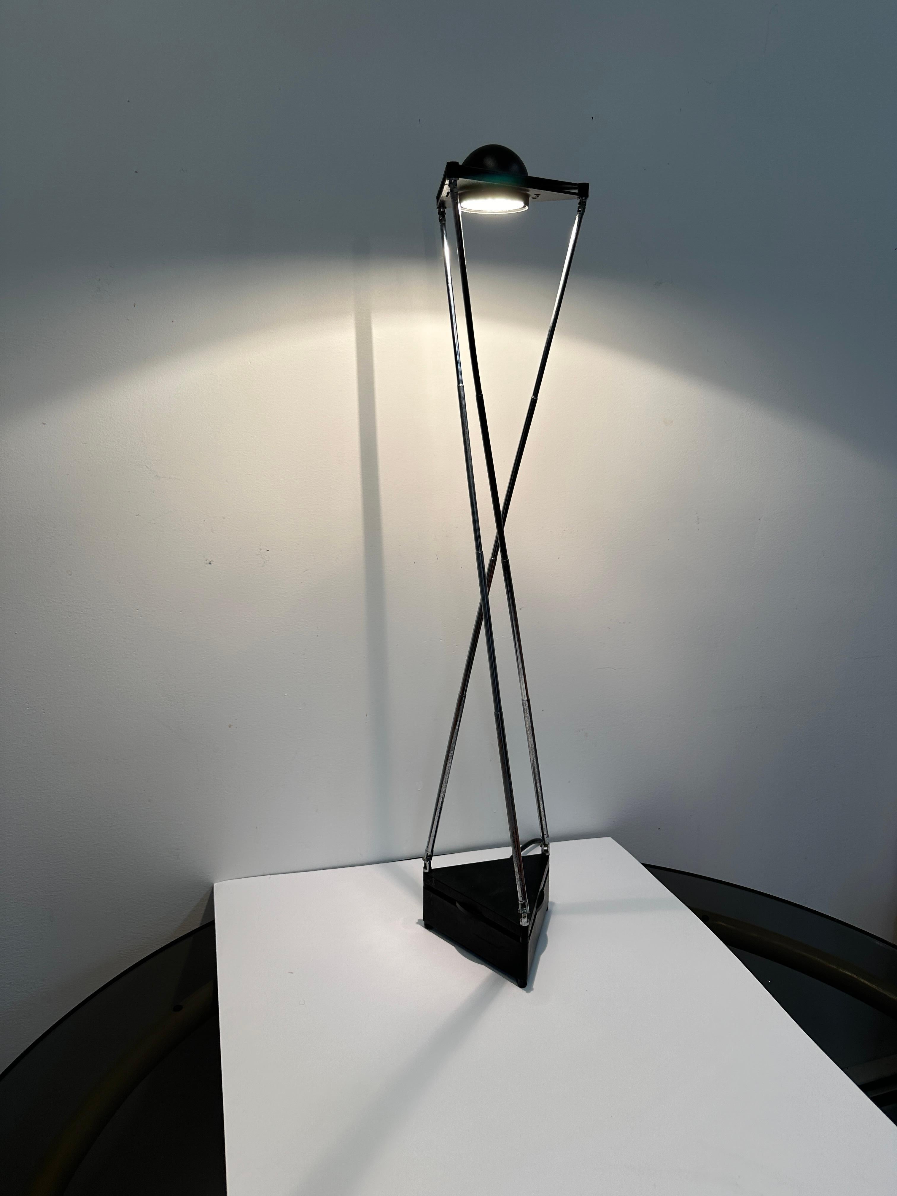 Late 20th Century Kandido Lamp by Ferdinand Alexander Porsche For Luci, Italy 1980's For Sale