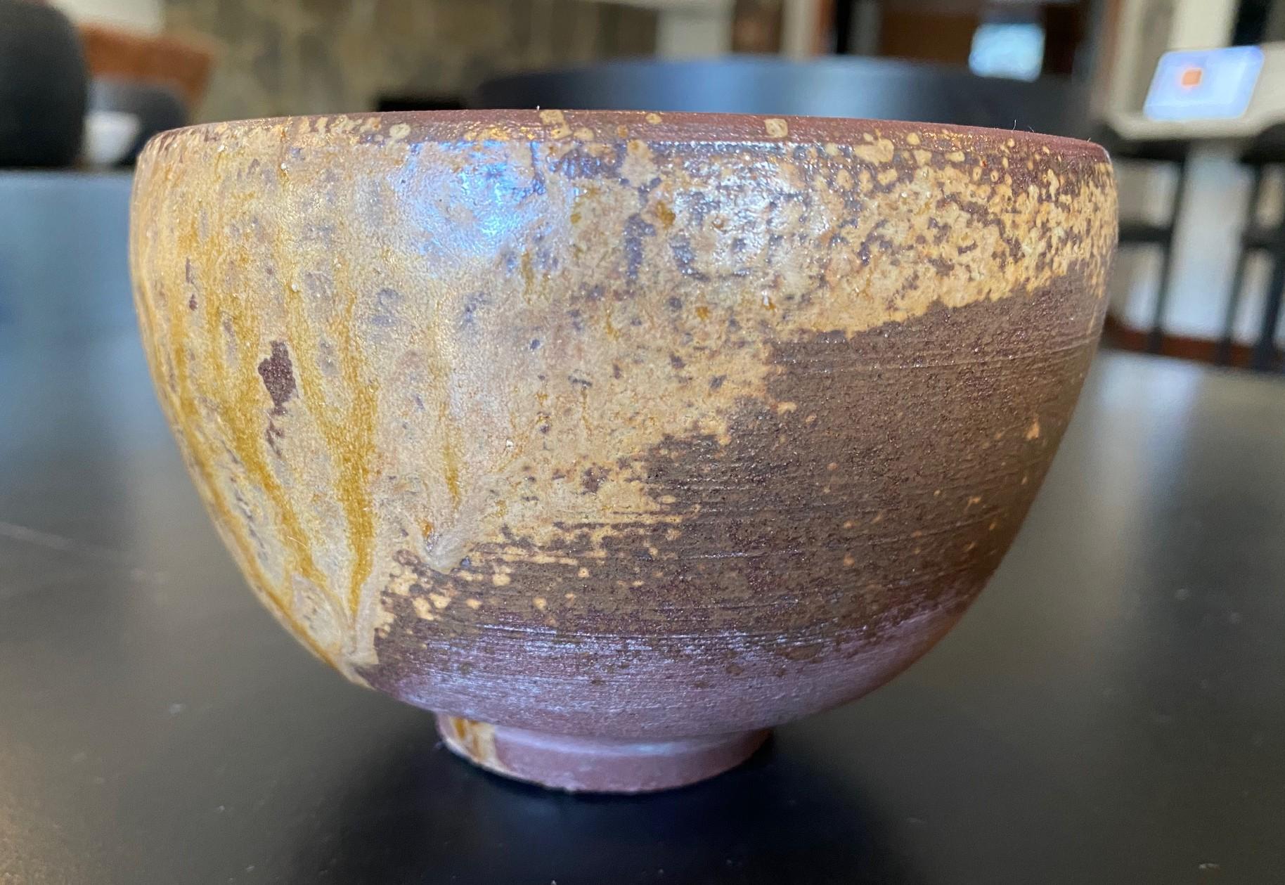 Fired Kaneshige Toyo Japanese National Treasure Signed Bizen Pottery Chawan Tea Bowl For Sale