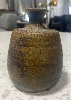 Kaneshige Toyo National Treasure Signed Japanese Bizen Pottery Sake Bottle Vase
