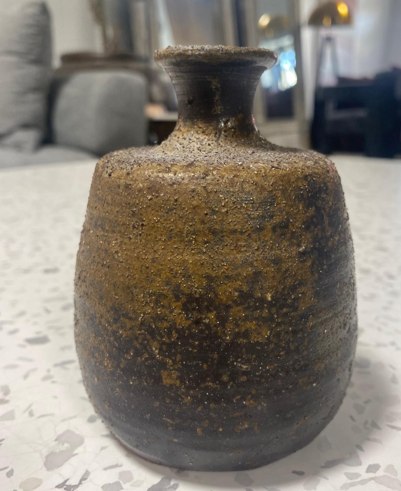 Showa Kaneshige Toyo National Treasure Signed Japanese Bizen Pottery Sake Bottle Vase For Sale