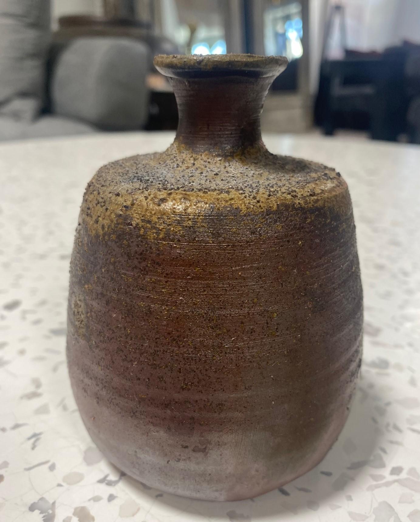 Fired Kaneshige Toyo National Treasure Signed Japanese Bizen Pottery Sake Bottle Vase For Sale
