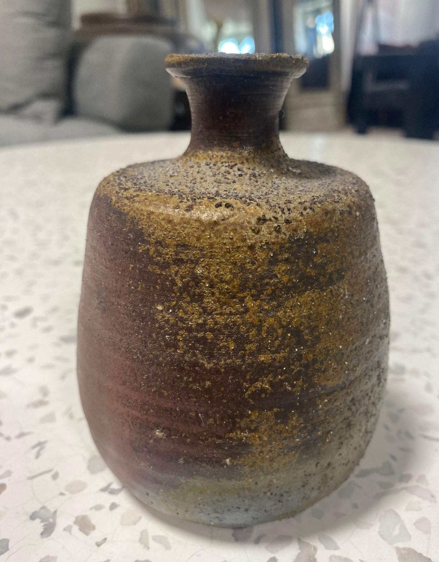 Stoneware Kaneshige Toyo National Treasure Signed Japanese Bizen Pottery Sake Bottle Vase For Sale