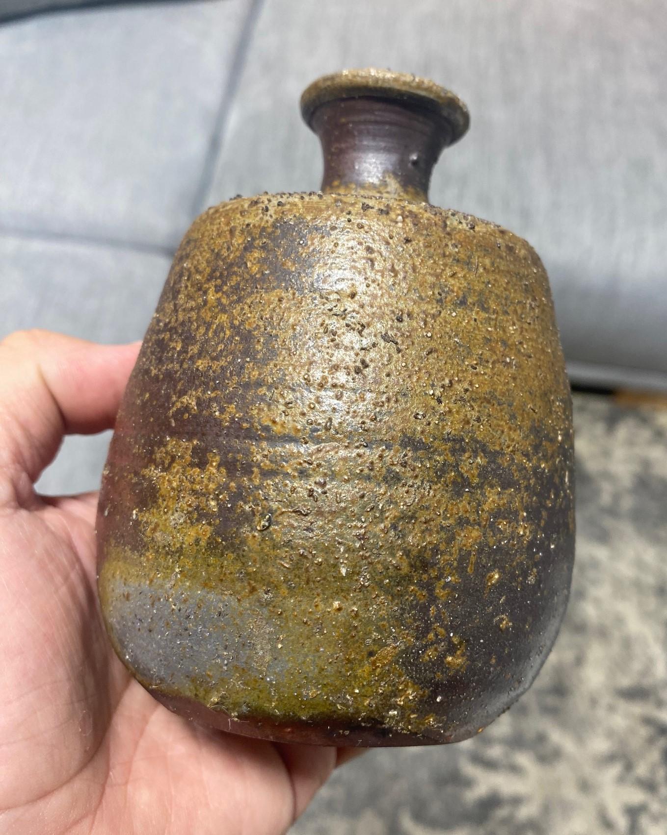 Stoneware Kaneshige Toyo National Treasure Signed Japanese Bizen Pottery Sake Bottle Vase For Sale