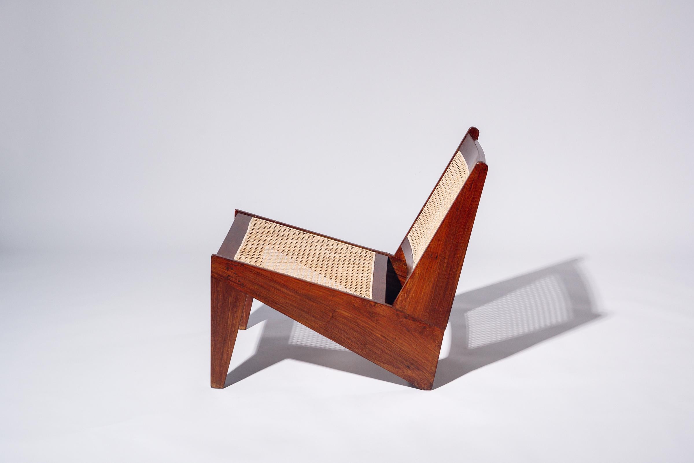 Känguru-Stuhl von Pierre Jeanneret für Chandigarh, Indien, um 1955 (Moderne der Mitte des Jahrhunderts) im Angebot