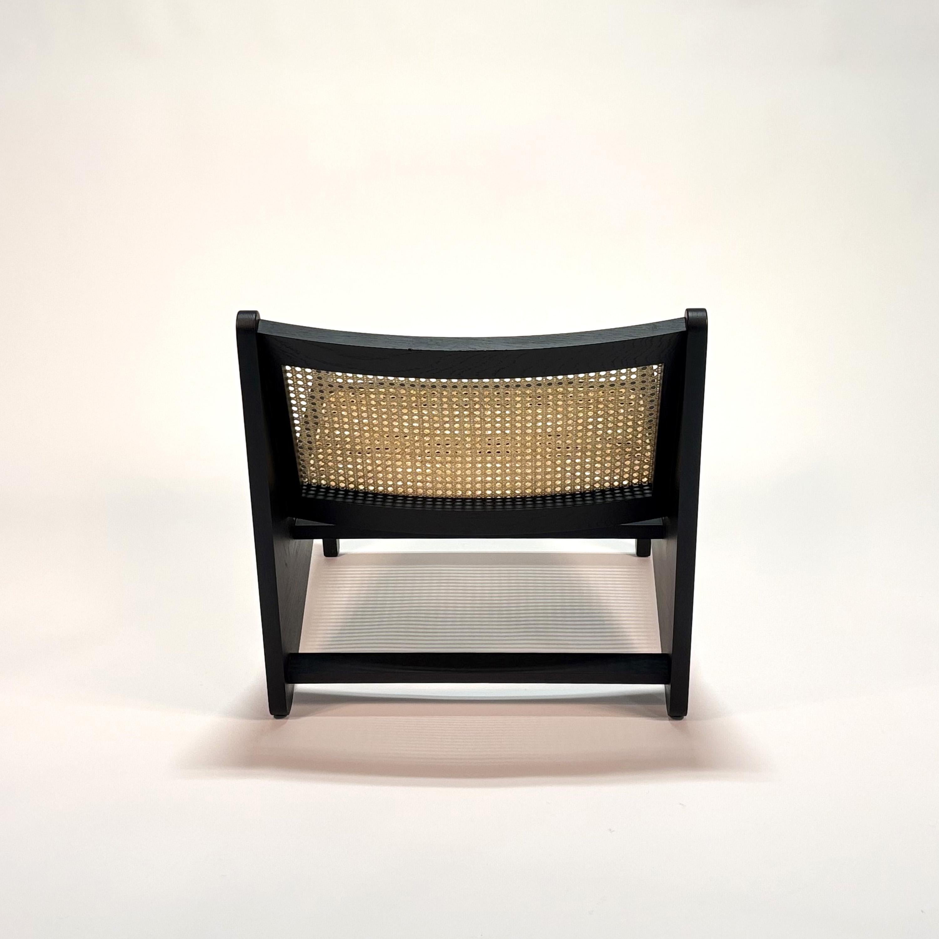 Canne Kangourou  Fauteuil bas par Hommage  à Pierre Jeanneret en vente