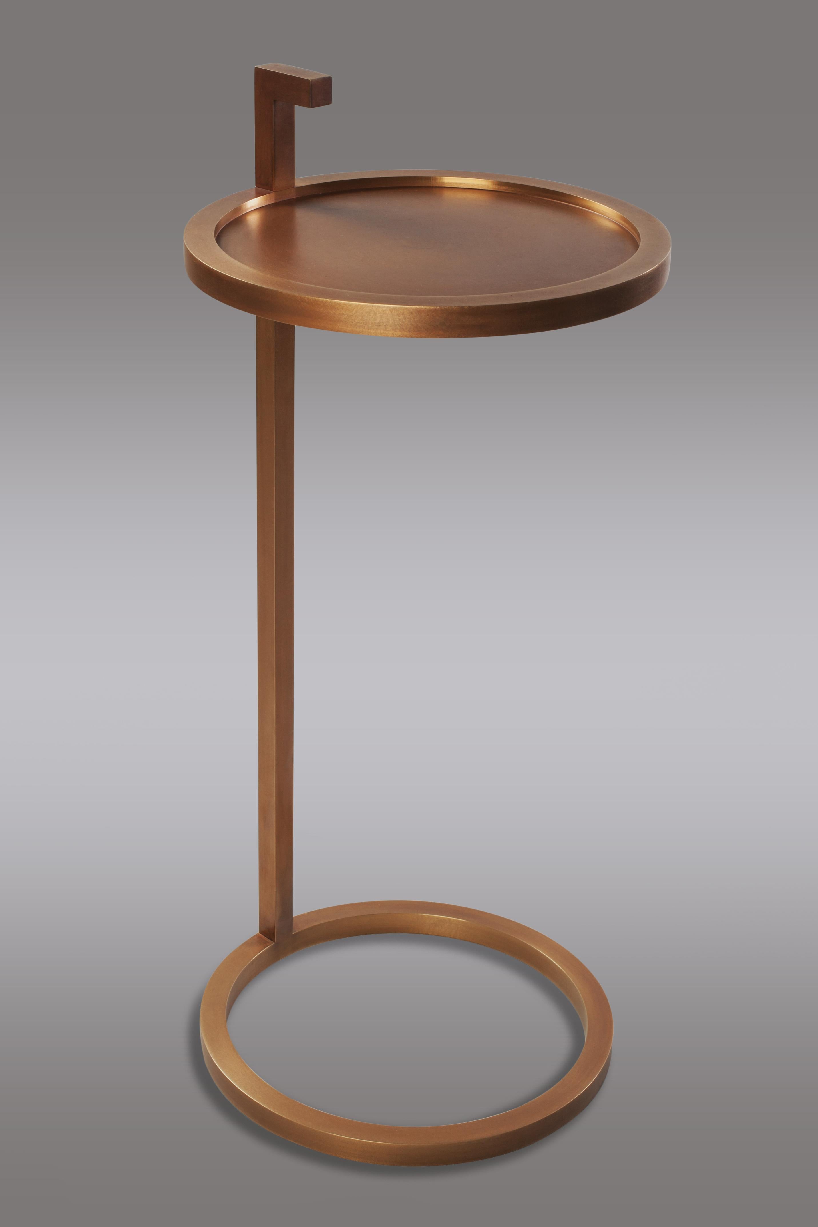 Art Deco Inspired Kangaroo Martini Table Round Shape in Brass Tint In New Condition In London, GB