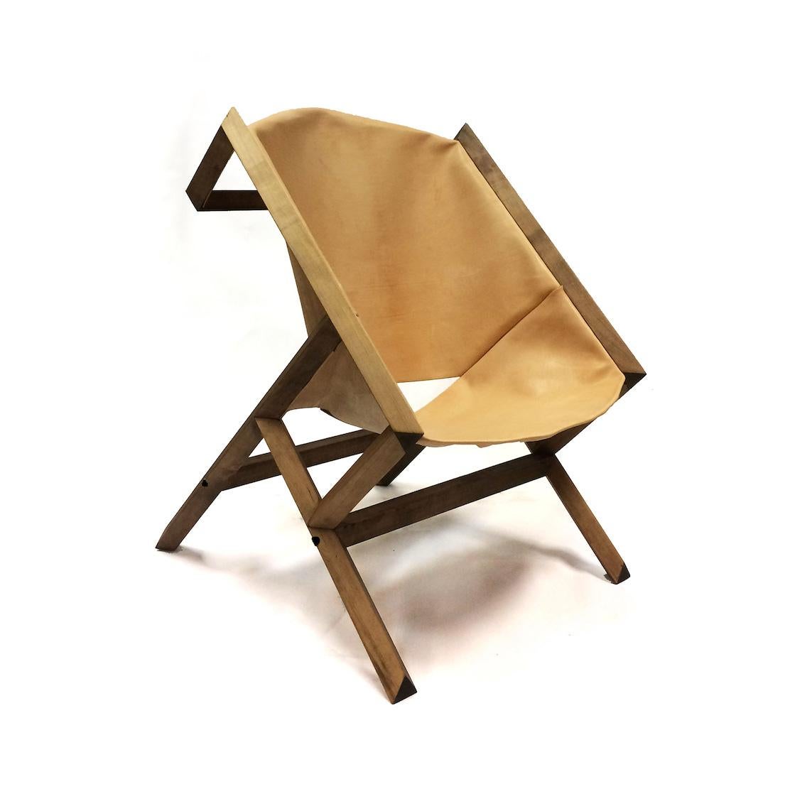 The KANGURO lounge chair was launched at the Wanted Design fair in 2016, at the Argentinian pavillion during the New York design week.
His design language and construction process is base in the slow made philosophy, combining  traditional and