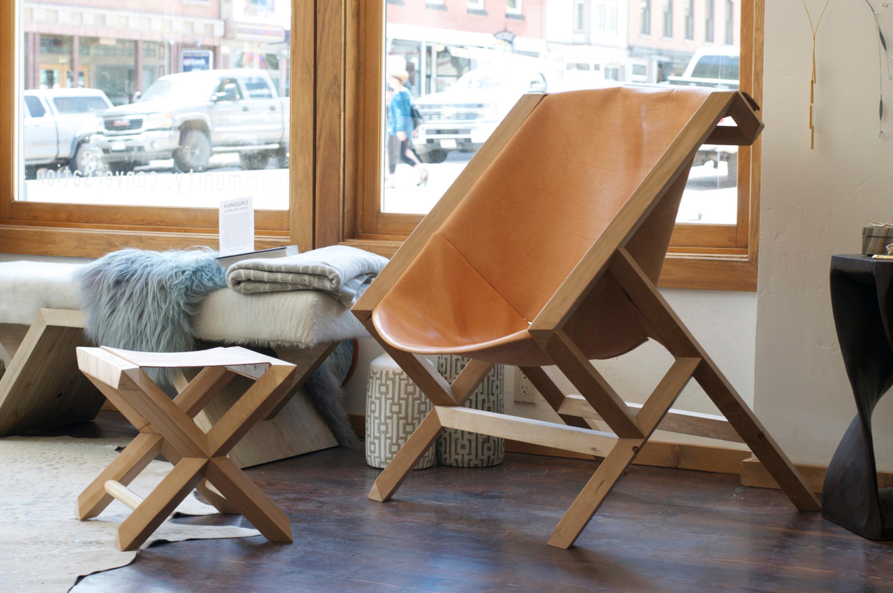 Scandinavian Modern Lounge chair in wood and leather from Patagonia, model Kanguro For Sale