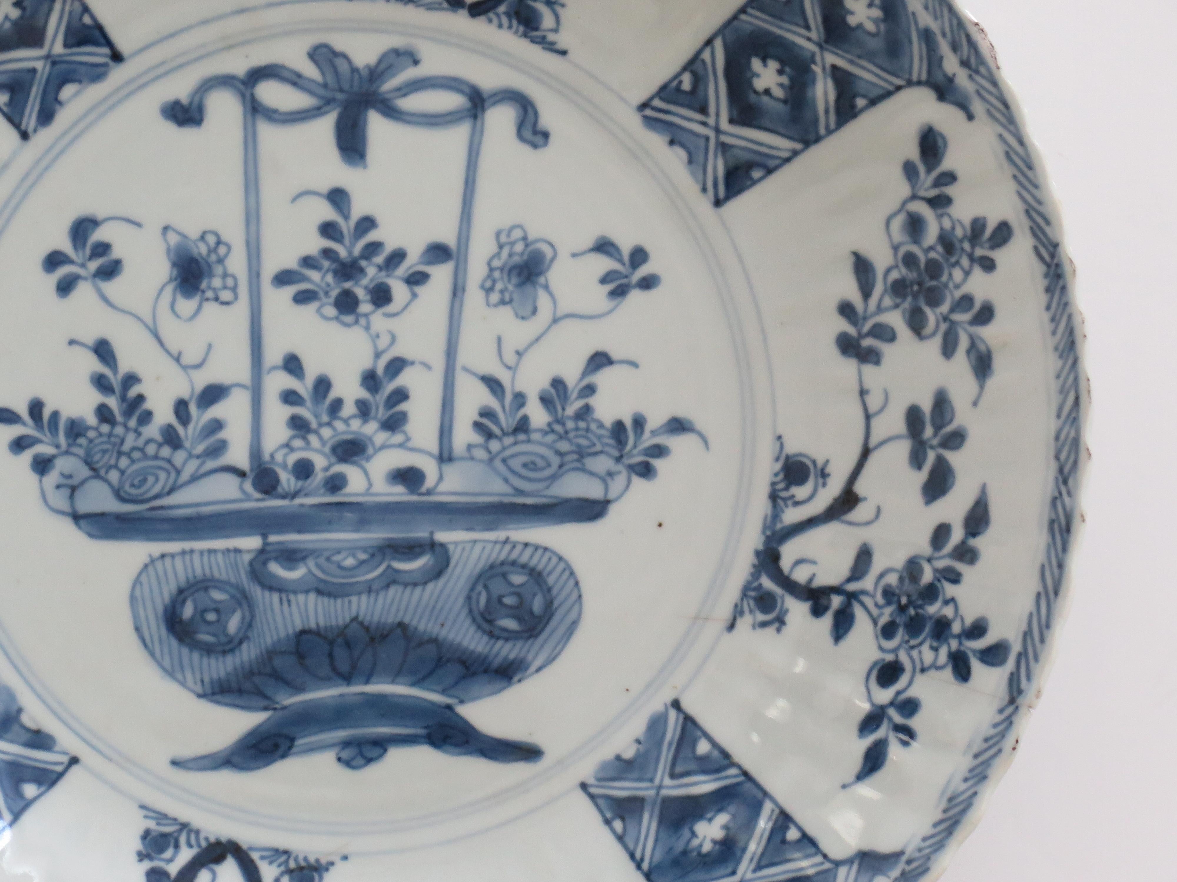 Hand-Painted Chinese Large Dish or Plate Porcelain Blue and White, Yongzheng Circa 1730 For Sale