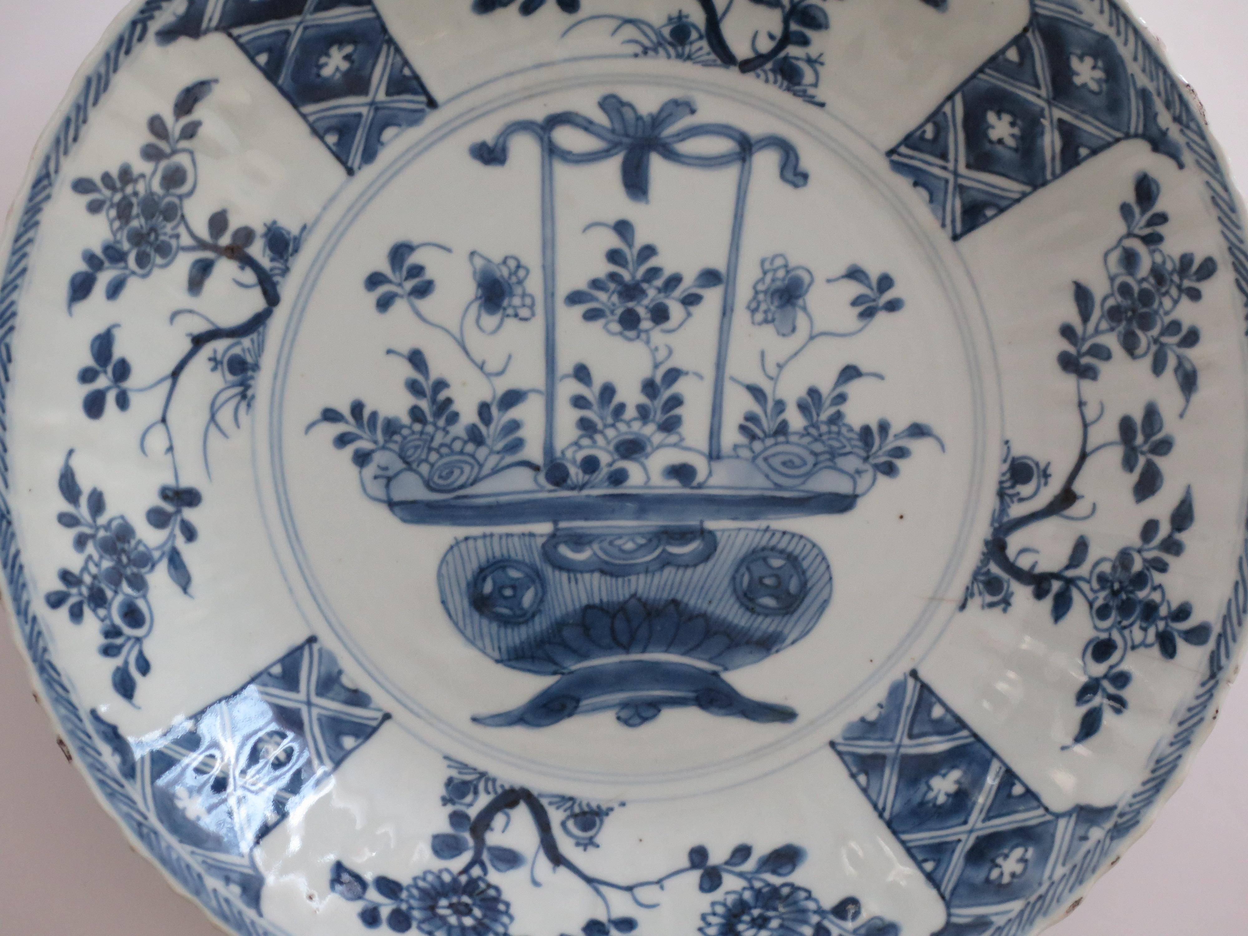 Chinese Large Dish or Plate Porcelain Blue and White, Yongzheng Circa 1730 For Sale 1