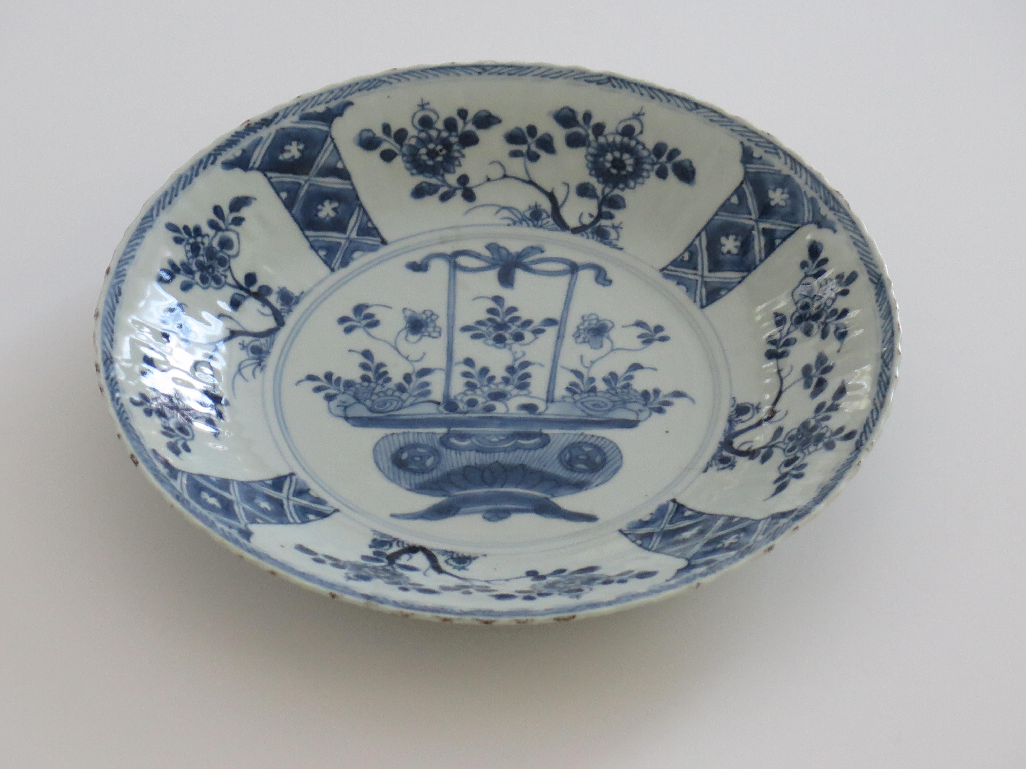 Chinese Large Dish or Plate Porcelain Blue and White, Yongzheng Circa 1730 For Sale 3