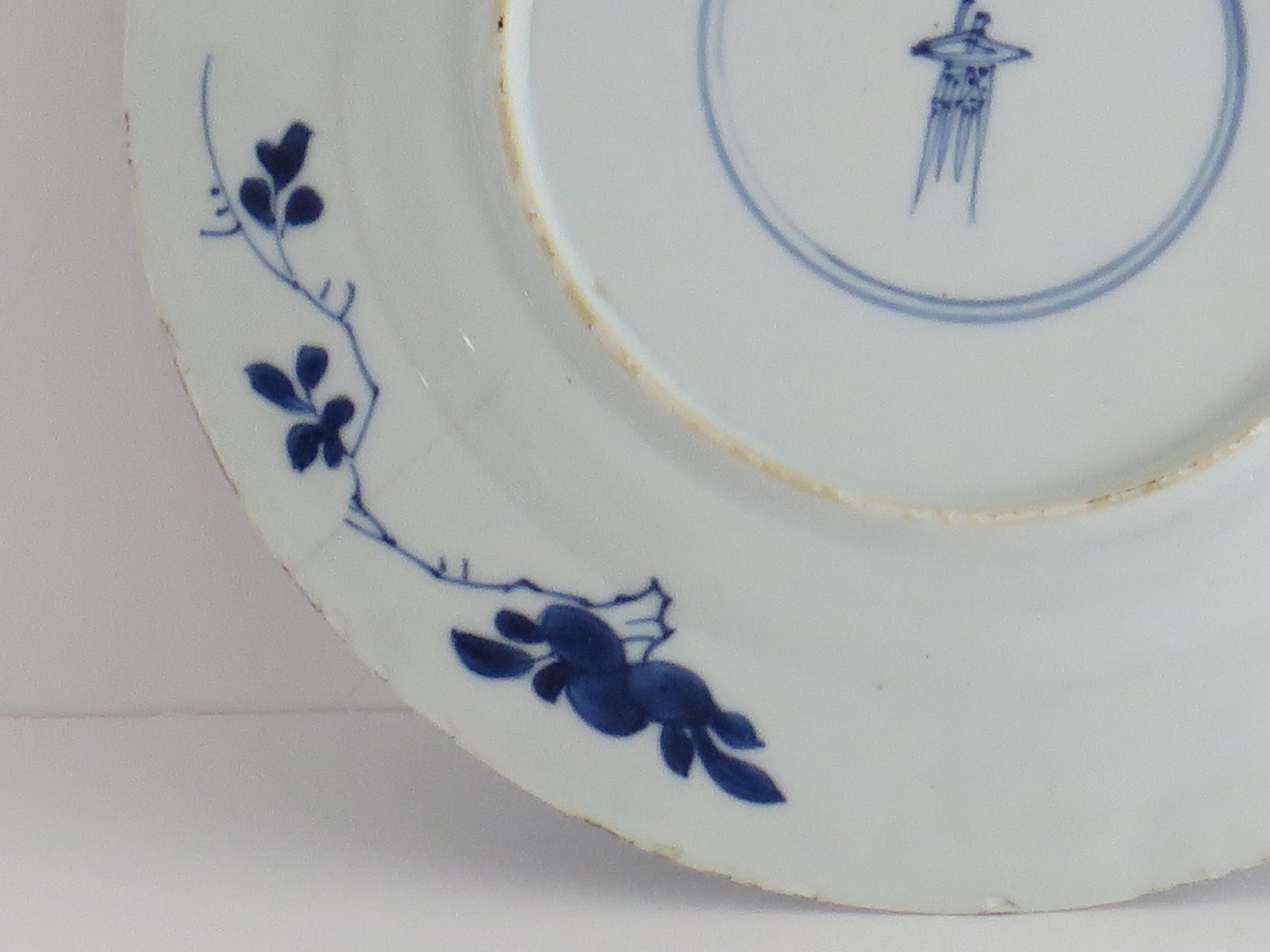 Kangxi Mark & period Chinese Plate Porcelain Blue & White flower basket, Ca 1700 For Sale 7