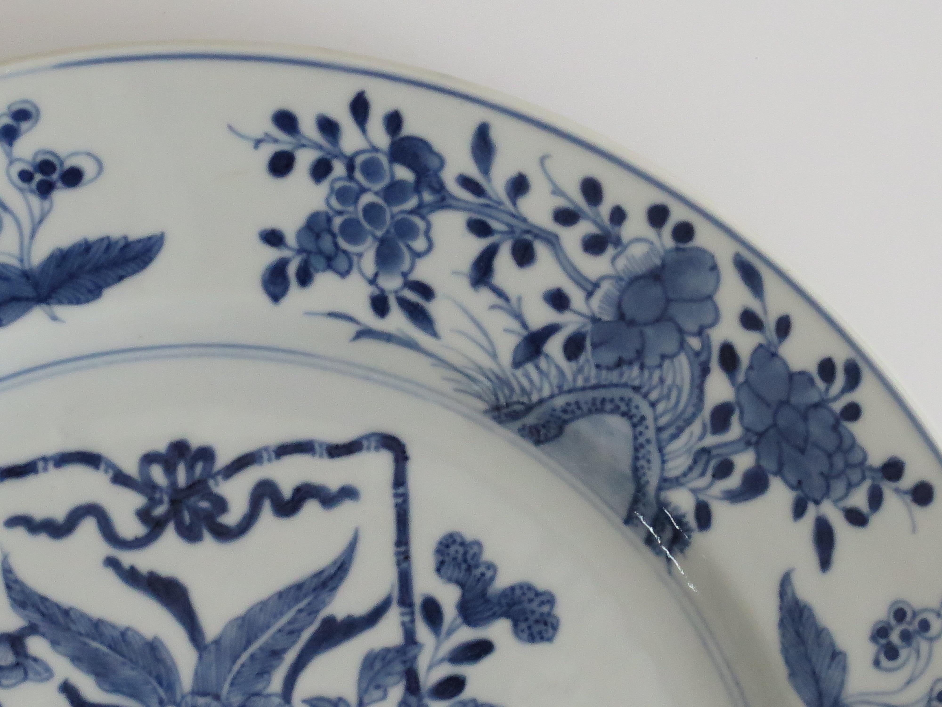 Qing Kangxi Mark and period Chinese Large Plate Porcelain Blue & White, circa 1700