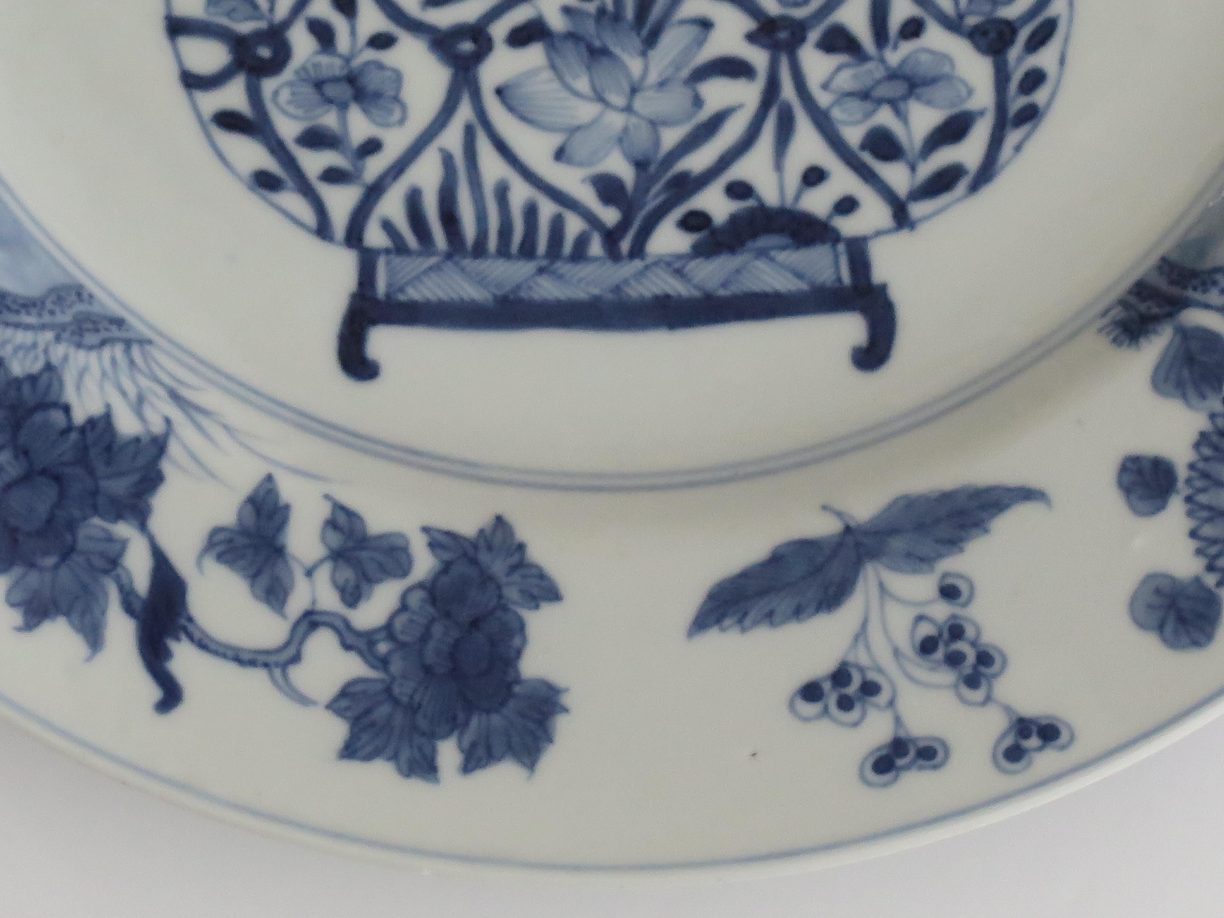 17th Century Kangxi Mark and period Chinese Large Plate Porcelain Blue & White, circa 1700