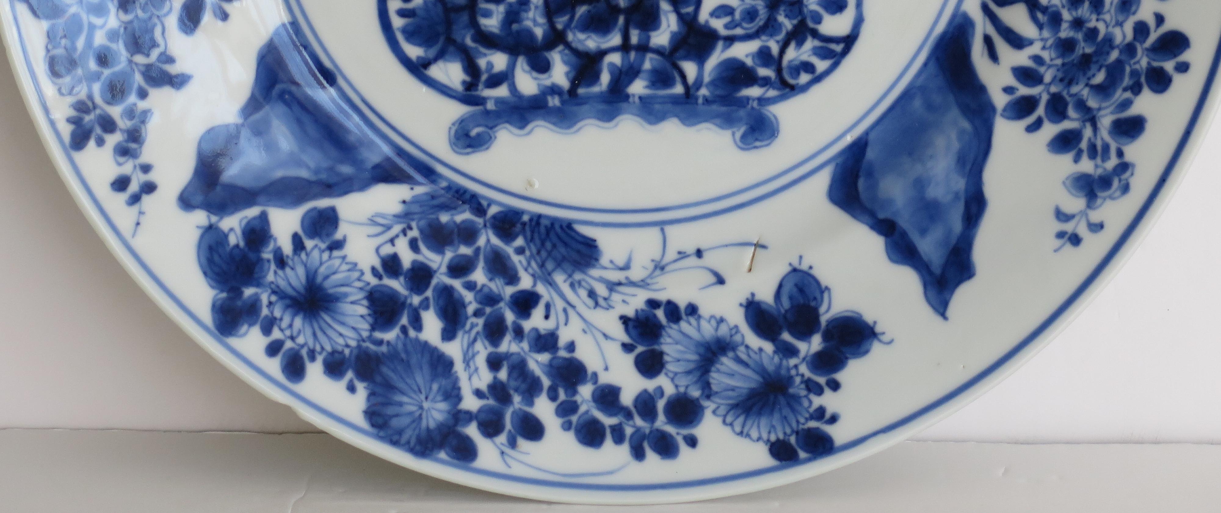 17th Century Kangxi Marked Chinese Large Plate Porcelain Blue & White Flower Bask, circa 1700 For Sale
