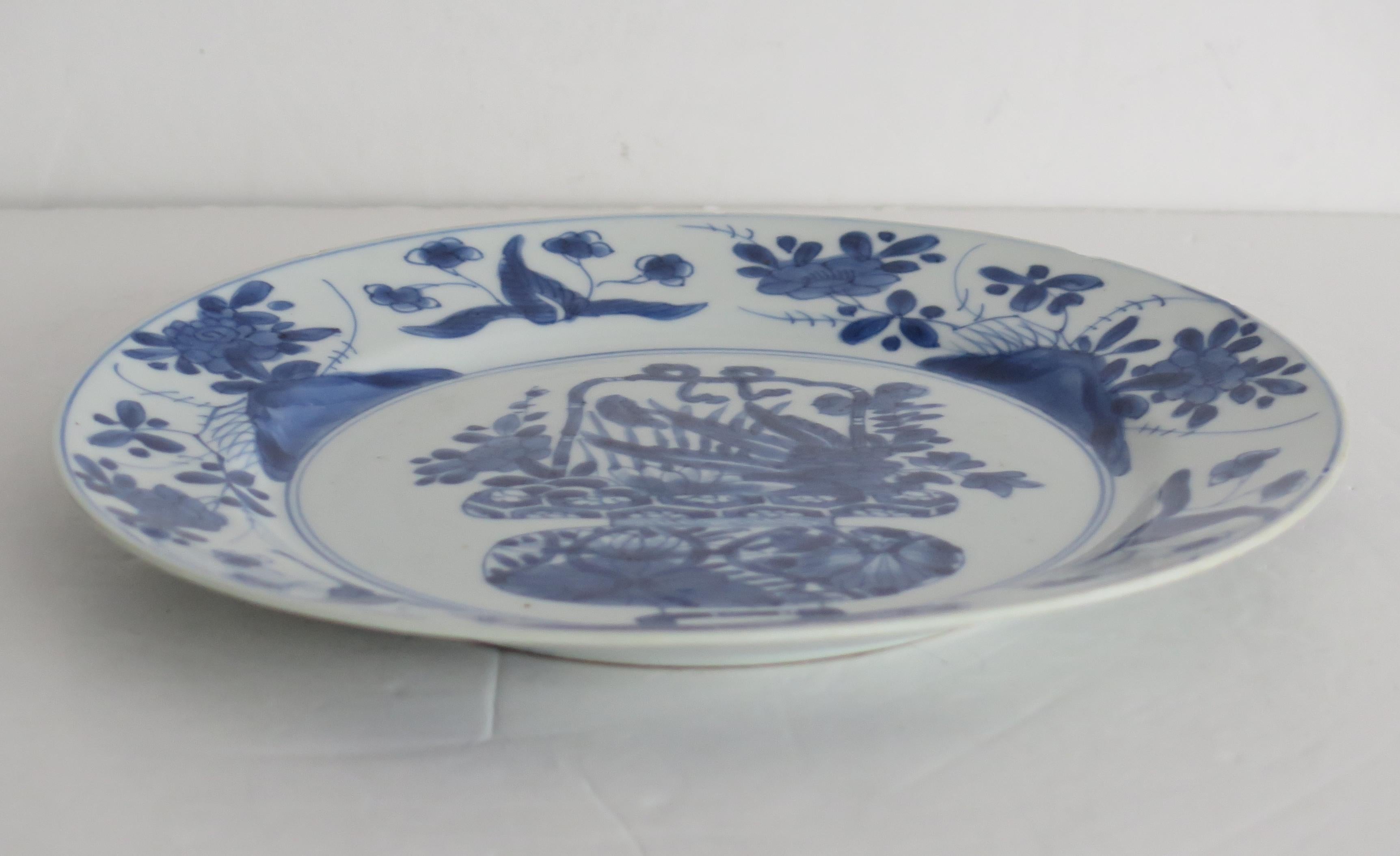 Kangxi marked Chinese Plate Porcelain Blue & White flower basket, Circa 1700 5