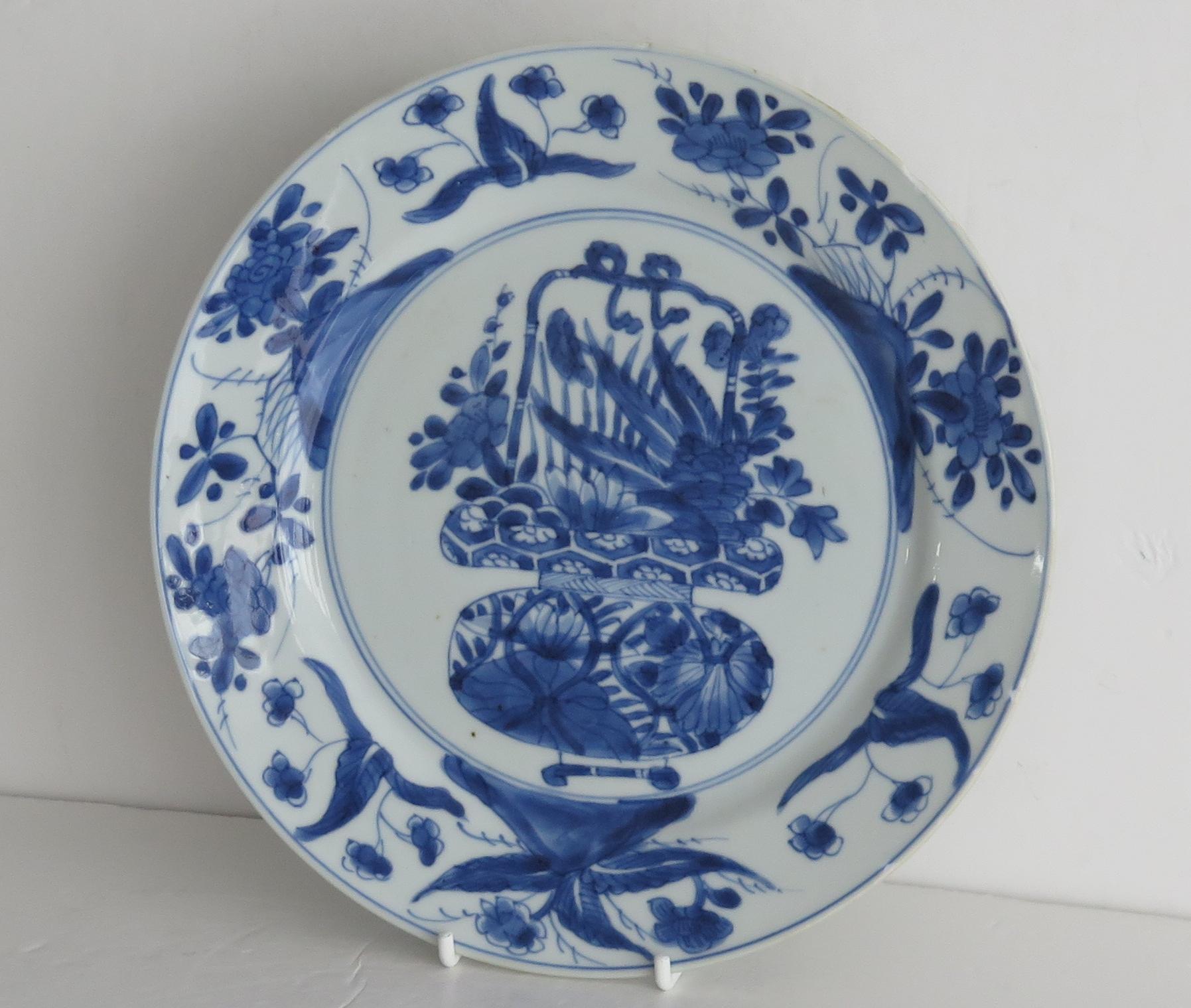 Kangxi marked Chinese Plate Porcelain Blue & White flower basket, Circa 1700 3