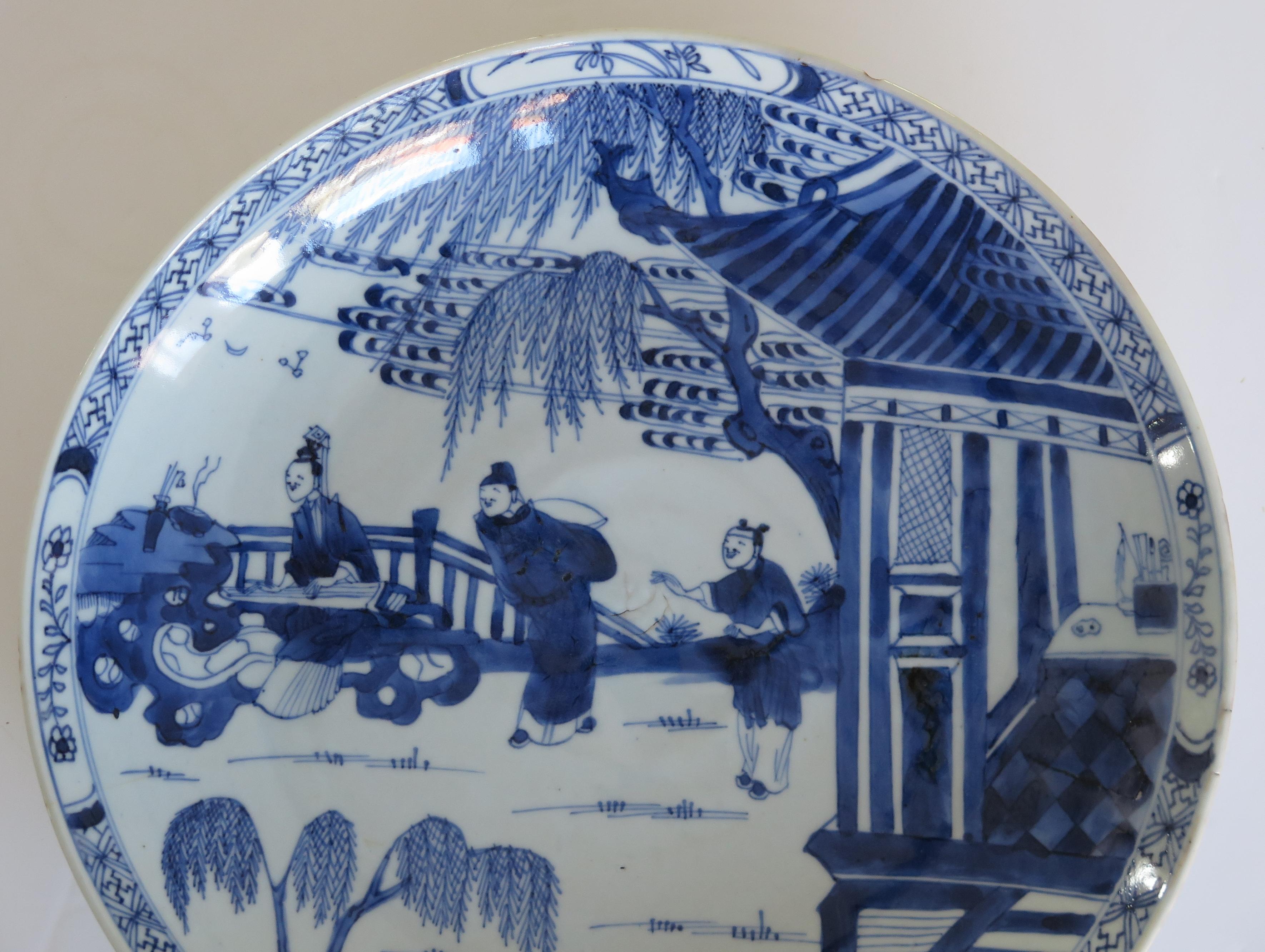 Kangxi Marked Large Chinese Dish or Plate Porcelain Blue & White, Circa 1690 In Good Condition In Lincoln, Lincolnshire