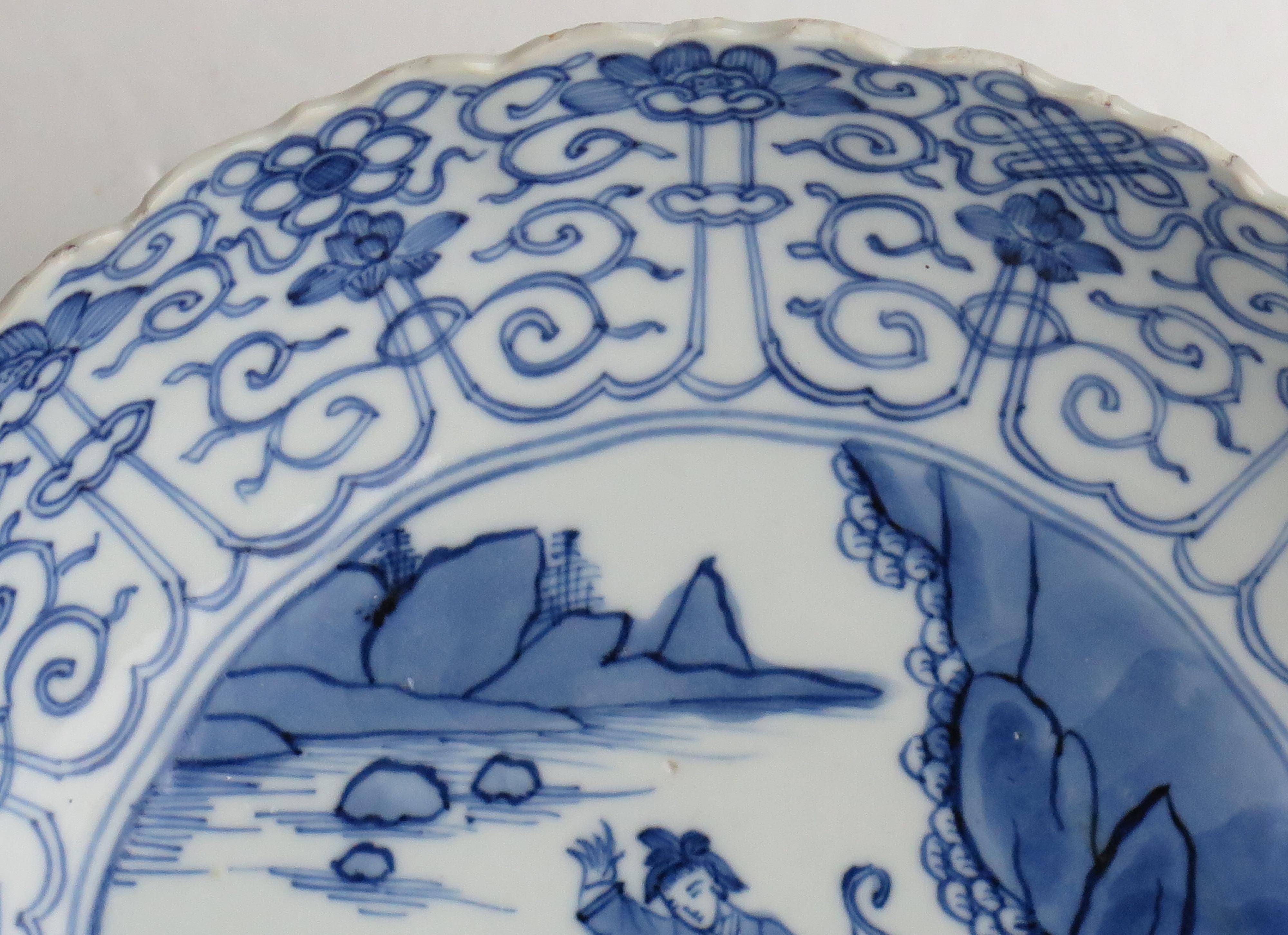 Chinesische Schale oder Teller aus Porzellan aus der Kangxi-Periode in Blau und Weiß, Chenghua-Marke Ca. 1680 (Qing-Dynastie) im Angebot