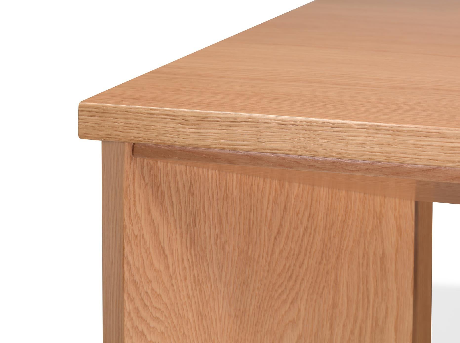 Veneer Kanji - Rectangular Dining Table with Elegant Oak Wooden Surface For Sale