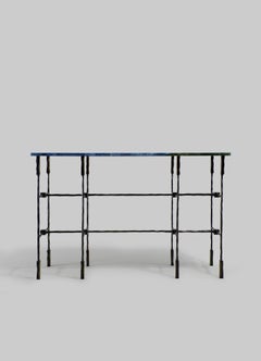 Table console Kannur avec plateau semi-précieux, Viya par Vikram Goyal