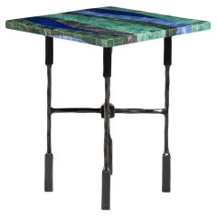 Petite table d'appoint Kannur en laiton avec pierres semi-précieuses, Viya by Vikram Goyal