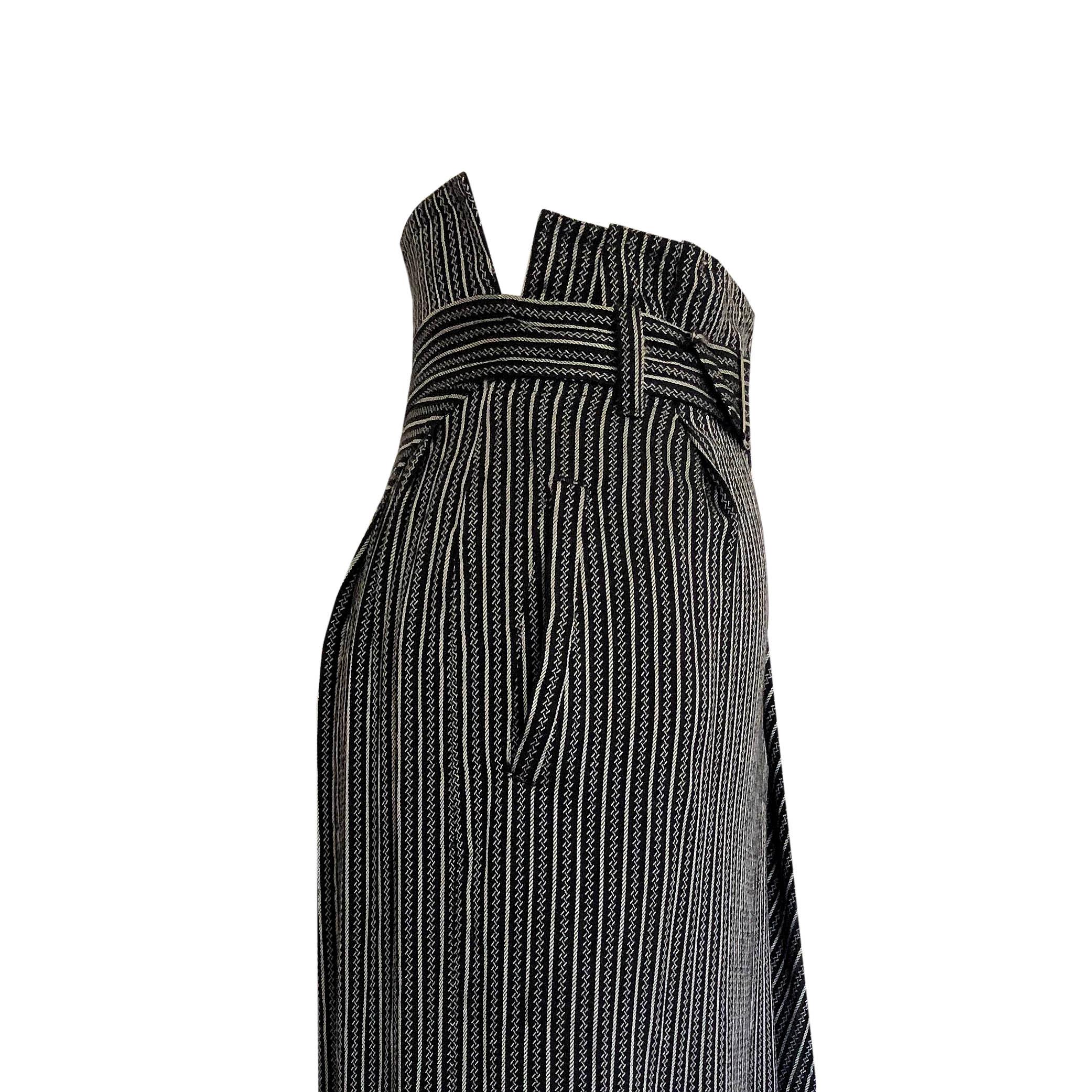 Kansai Yamamoto Skirt - 1980s Vintage - Asymmetric - High Waisted - Wrap Skirt In Good Condition For Sale In KENT, GB