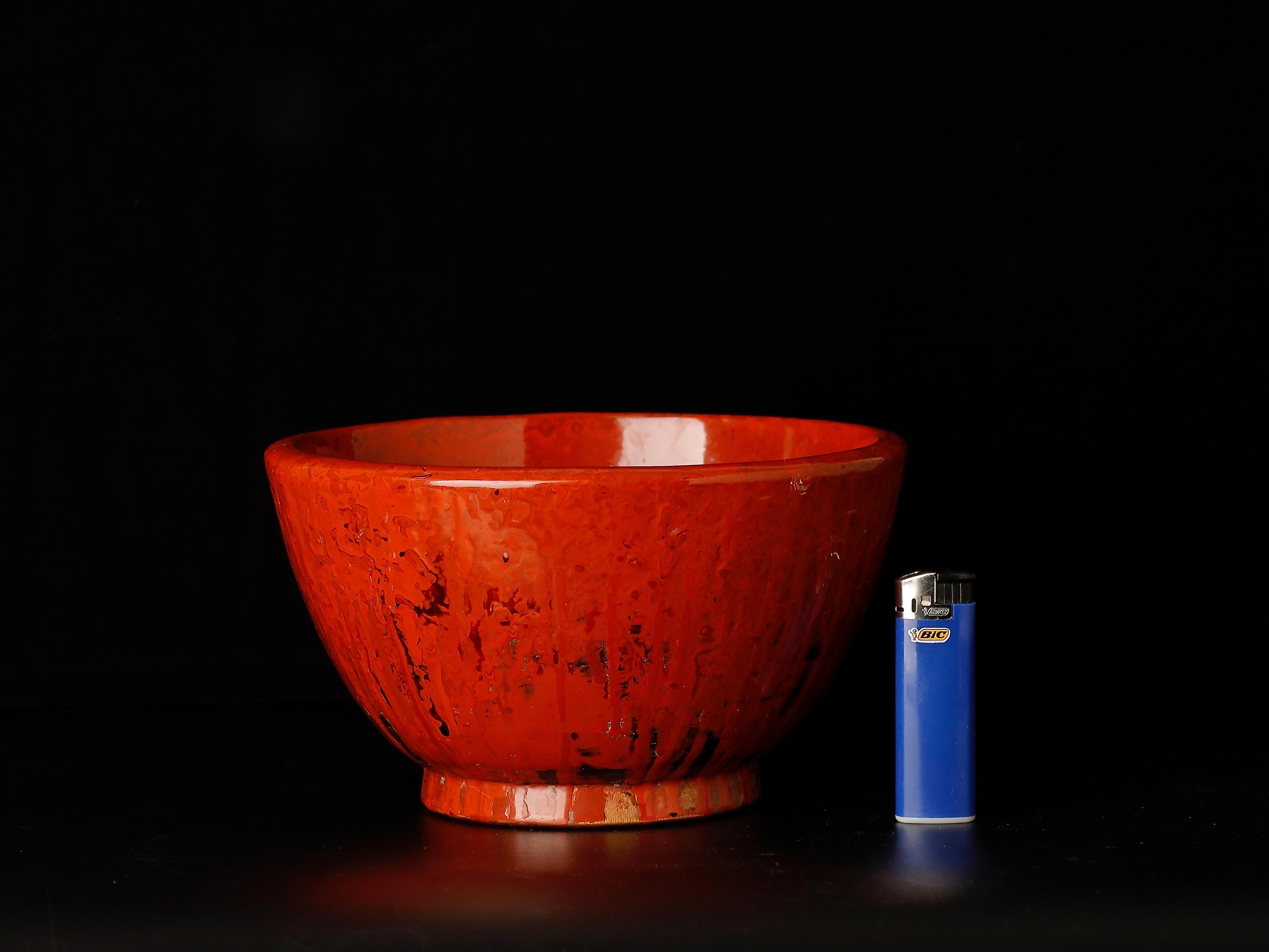This stunning lacquer worker bowl is a true work of art, expertly crafted using the Kanshitsu bachi technique. Kanshitsu bachi is a unique Japanese lacquerware technique in which layers of cloth or hemp soaked in a lacquer solution are applied to a