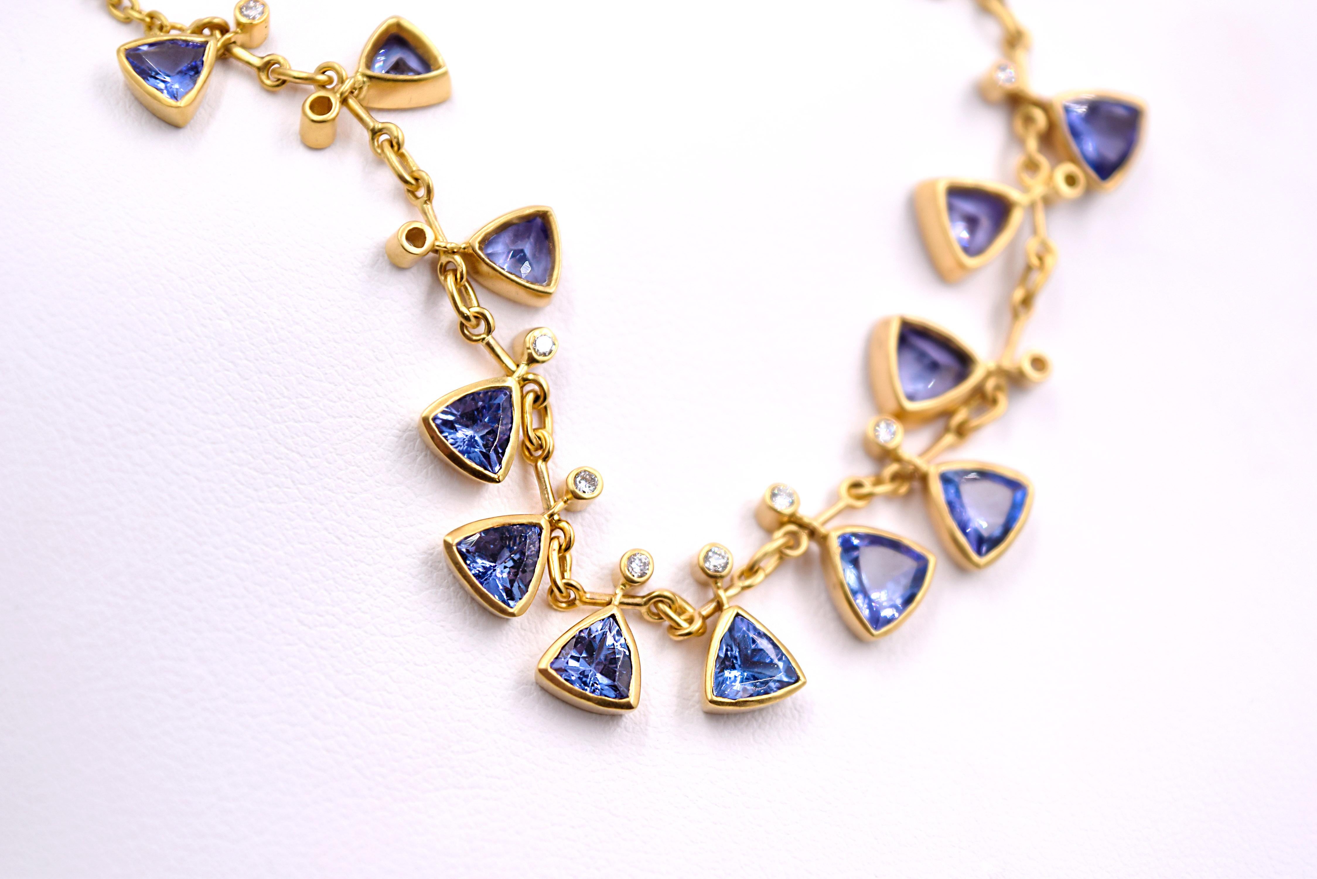 Kanwar Creations 8.86 Carat Tanzanite and Diamond Necklace in 18 Karat Gold In New Condition For Sale In Mill Valley, CA